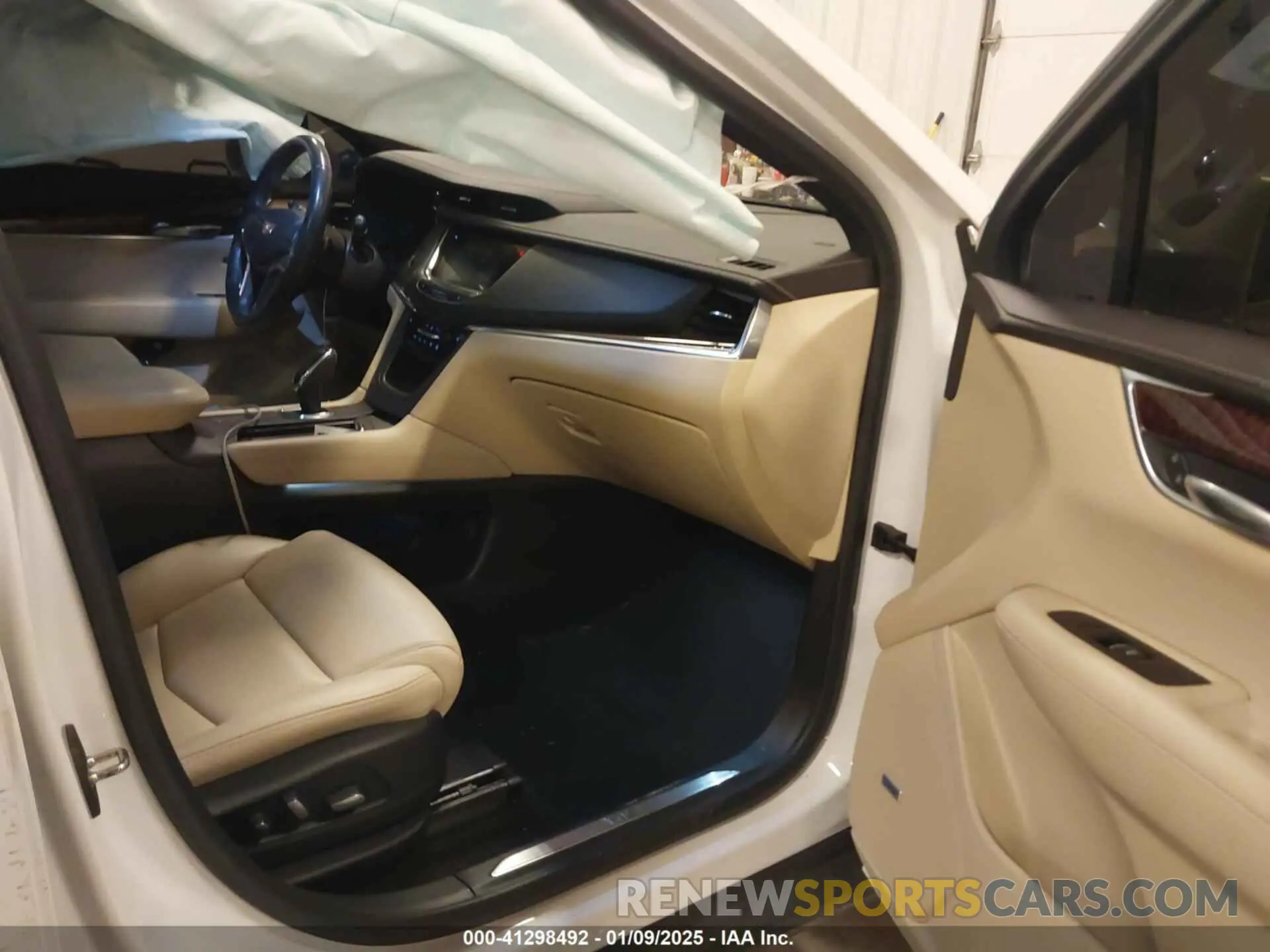 5 fotografías del automóvil dañado 1GYKNDRS9KZ199788 CADILLAC XT5 2019