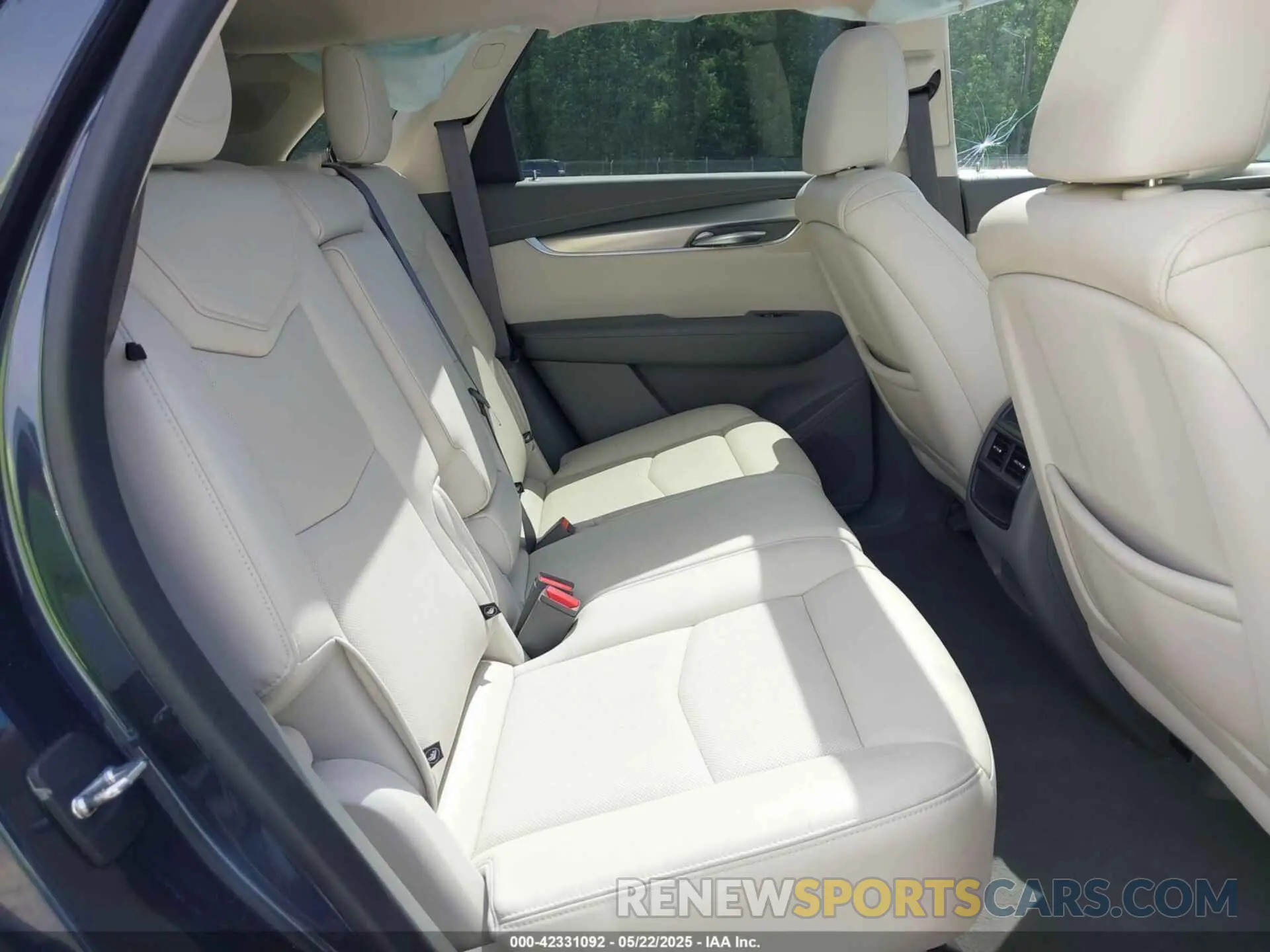 8 fotografías del automóvil dañado 1GYKNDRSXKZ232989 CADILLAC XT5 2019