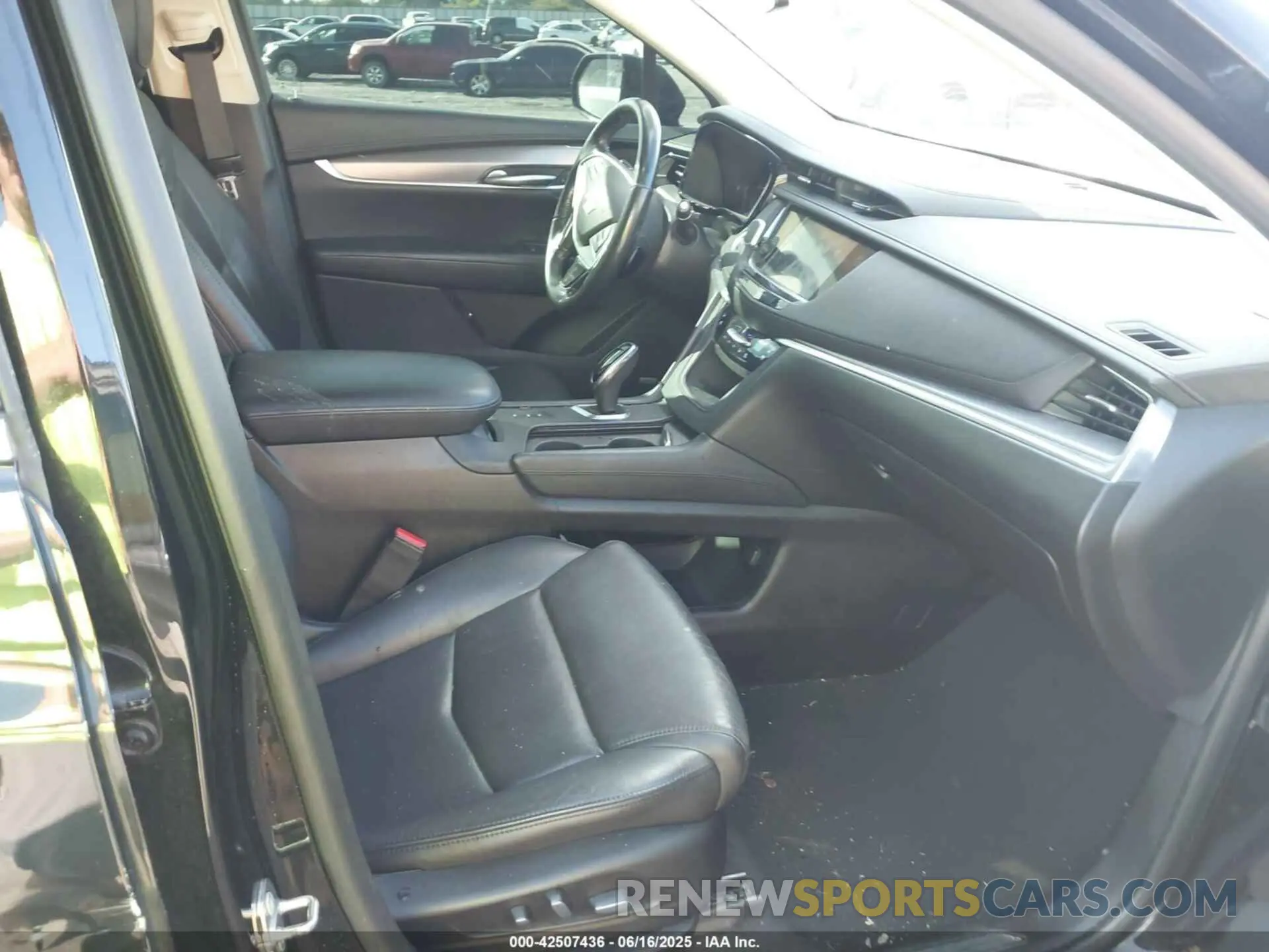 5 fotografías del automóvil dañado 1GYKNFRS0KZ233564 CADILLAC XT5 2019