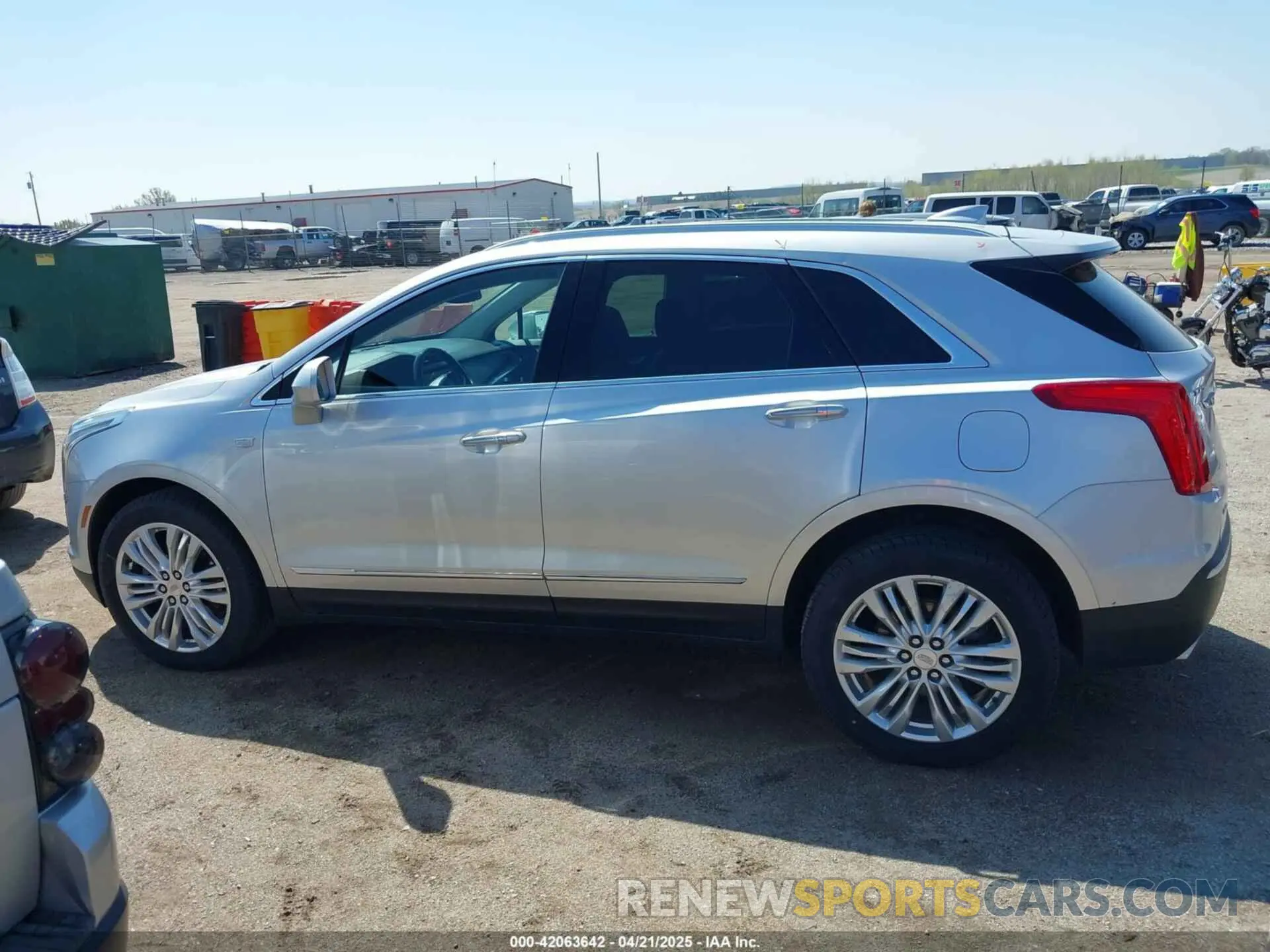 14 fotografías del automóvil dañado 1GYKNFRS1KZ125549 CADILLAC XT5 2019