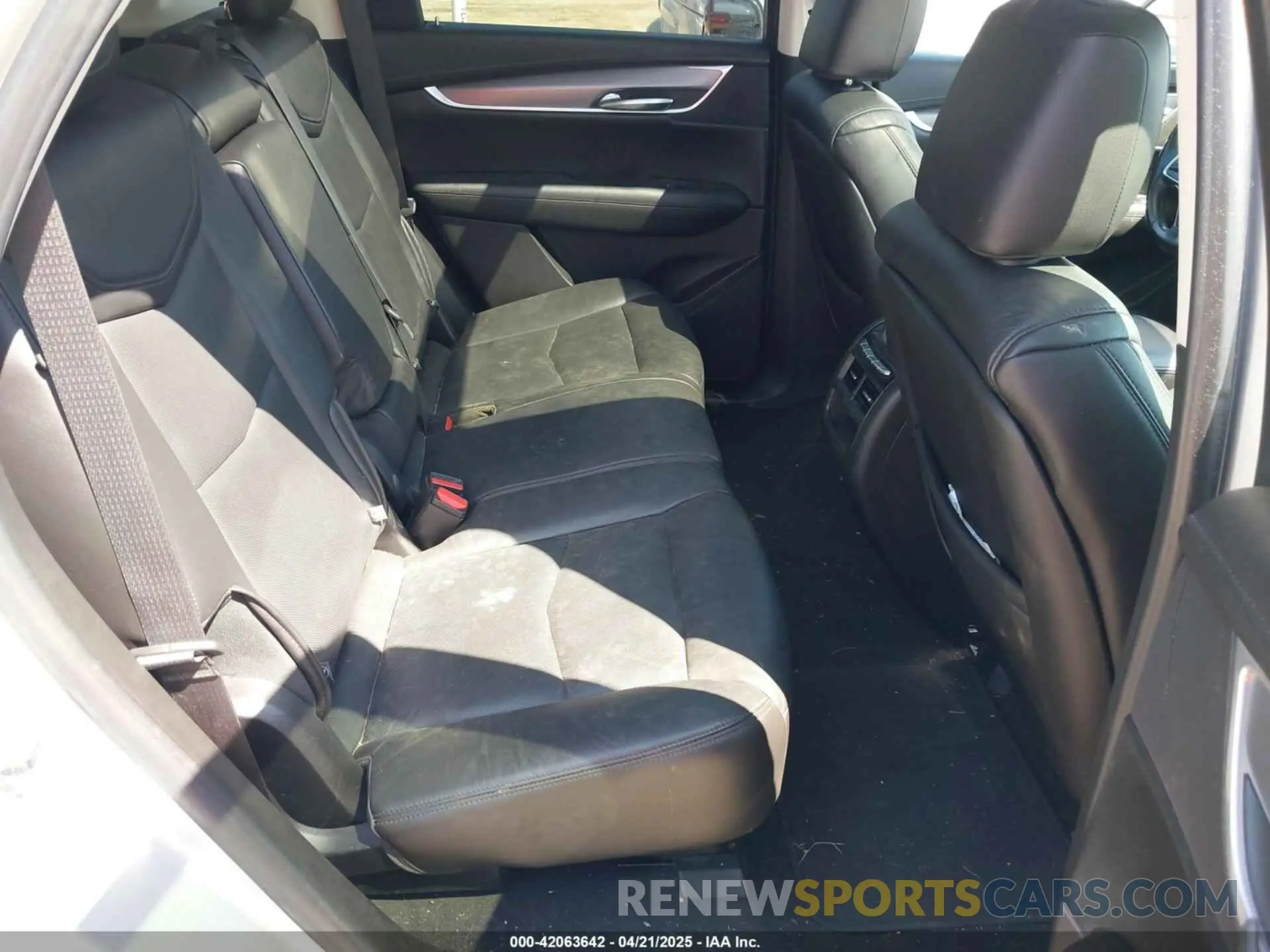 8 fotografías del automóvil dañado 1GYKNFRS1KZ125549 CADILLAC XT5 2019