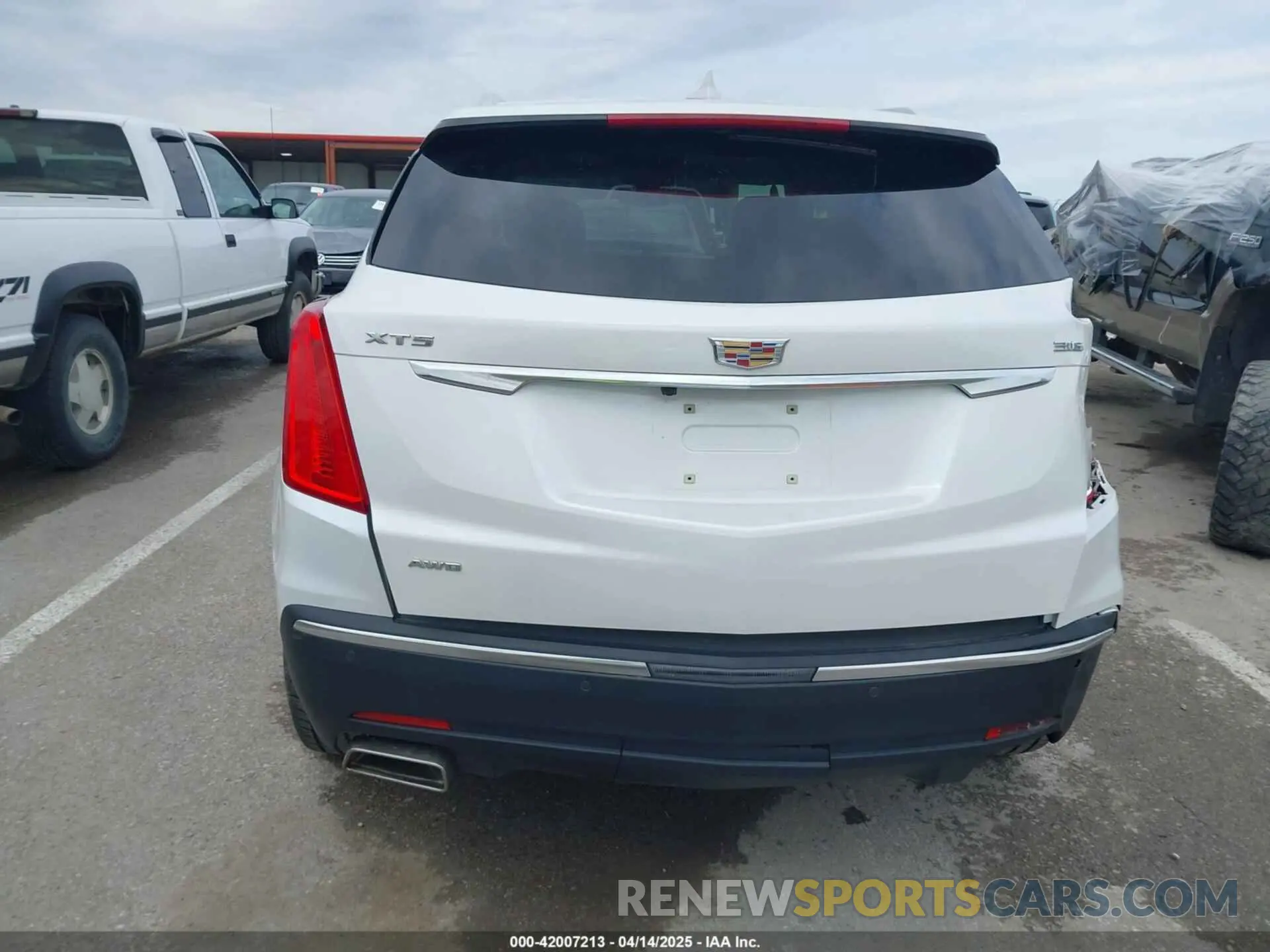 16 fotografías del automóvil dañado 1GYKNFRS8KZ109154 CADILLAC XT5 2019
