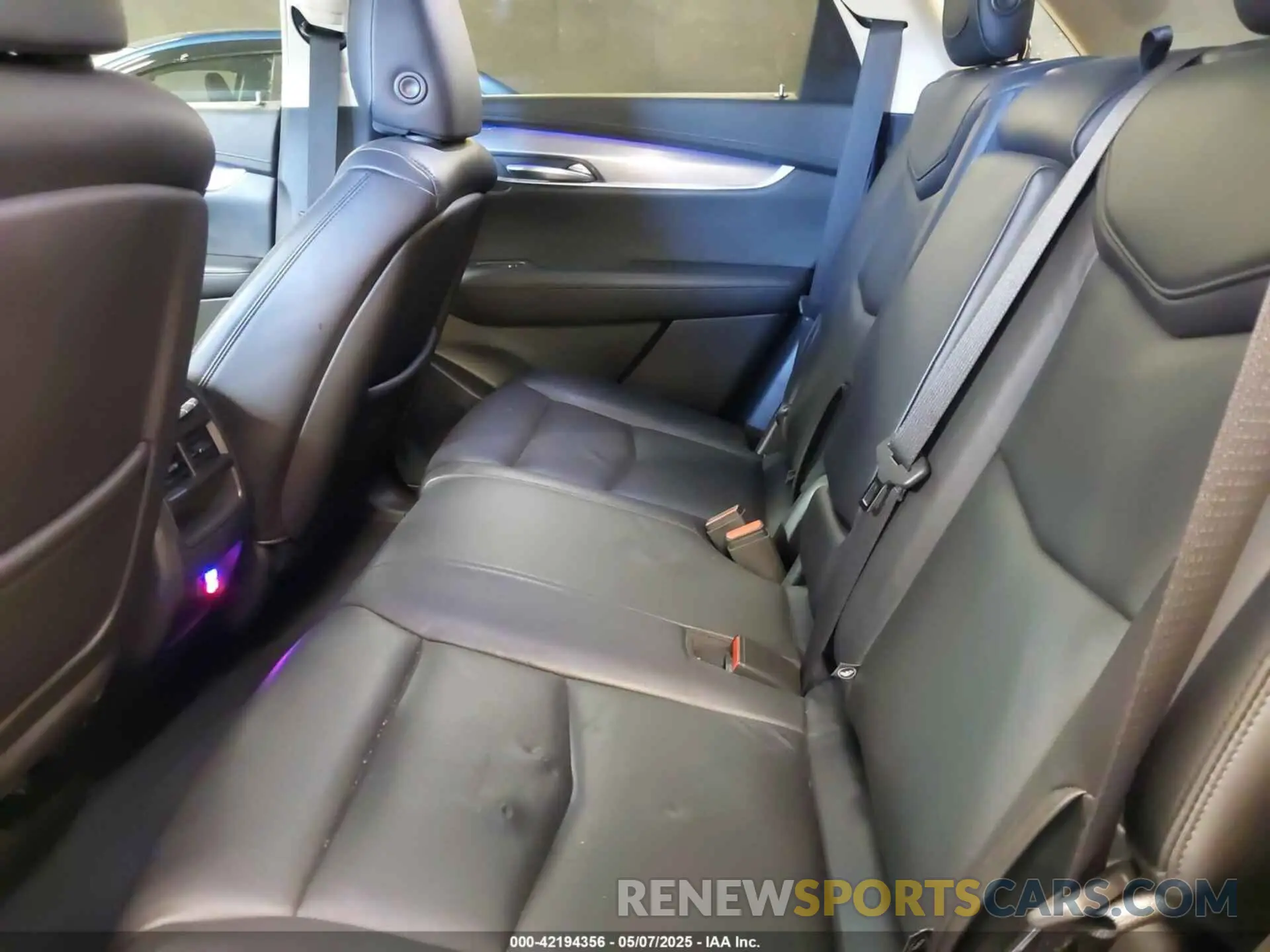 8 fotografías del automóvil dañado 1GYKNFRS9KZ133544 CADILLAC XT5 2019