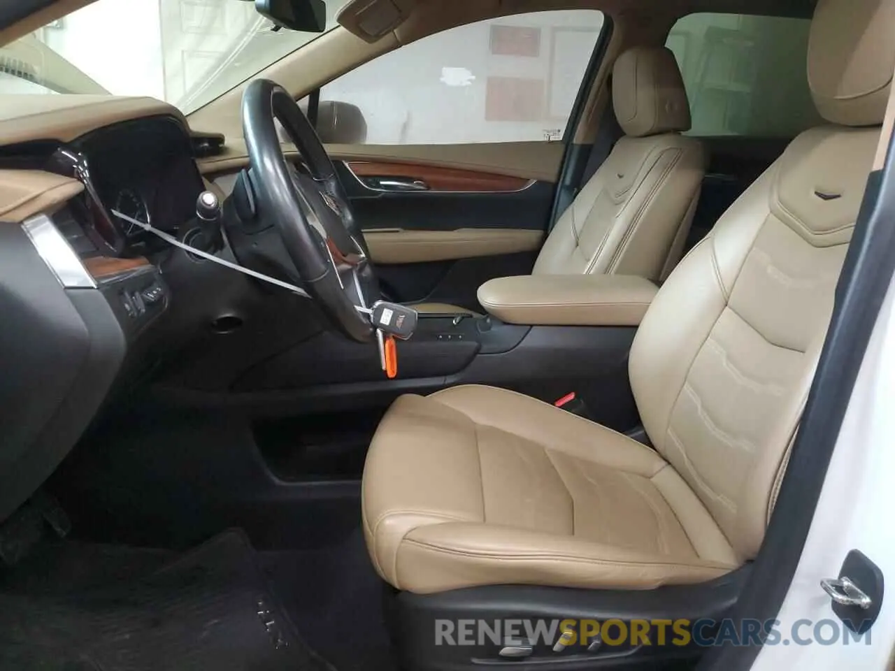 7 fotografías del automóvil dañado 1GYKNGRS6KZ236619 CADILLAC XT5 2019