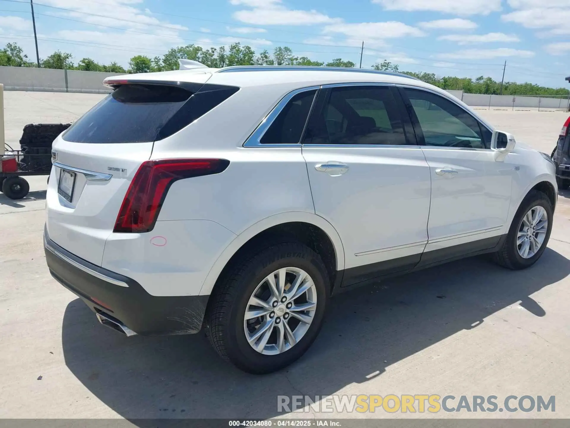 4 fotografías del automóvil dañado 1GYKNAR40LZ229391 CADILLAC XT5 2020