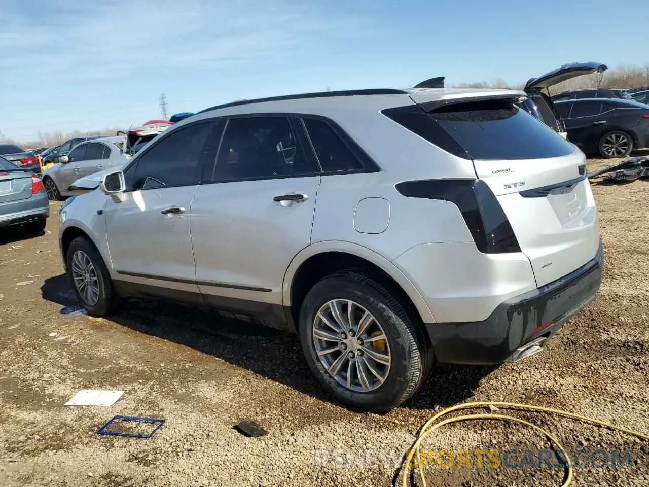 2 fotografías del automóvil dañado 1GYKNBR42LZ223310 CADILLAC XT5 2020