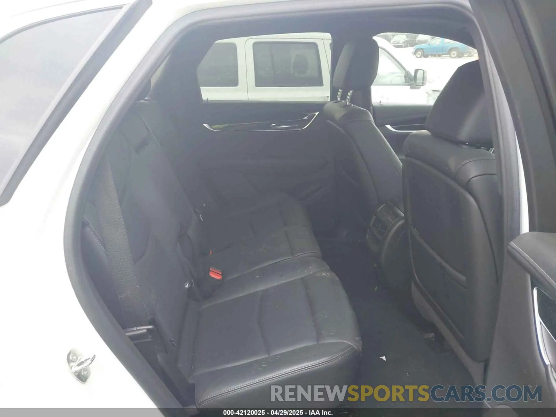 8 fotografías del automóvil dañado 1GYKNCR49LZ239803 CADILLAC XT5 2020