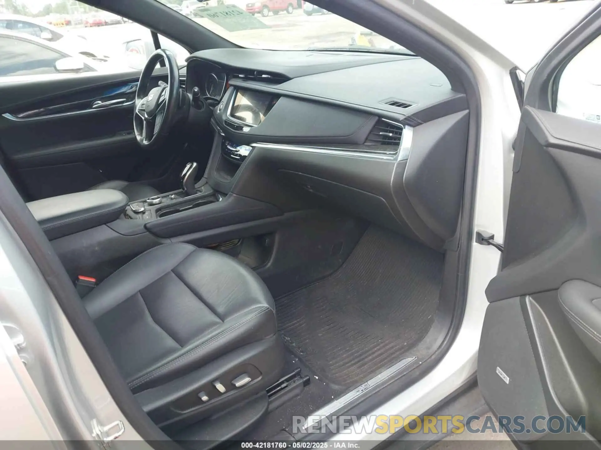 5 fotografías del automóvil dañado 1GYKNCRS0LZ187525 CADILLAC XT5 2020