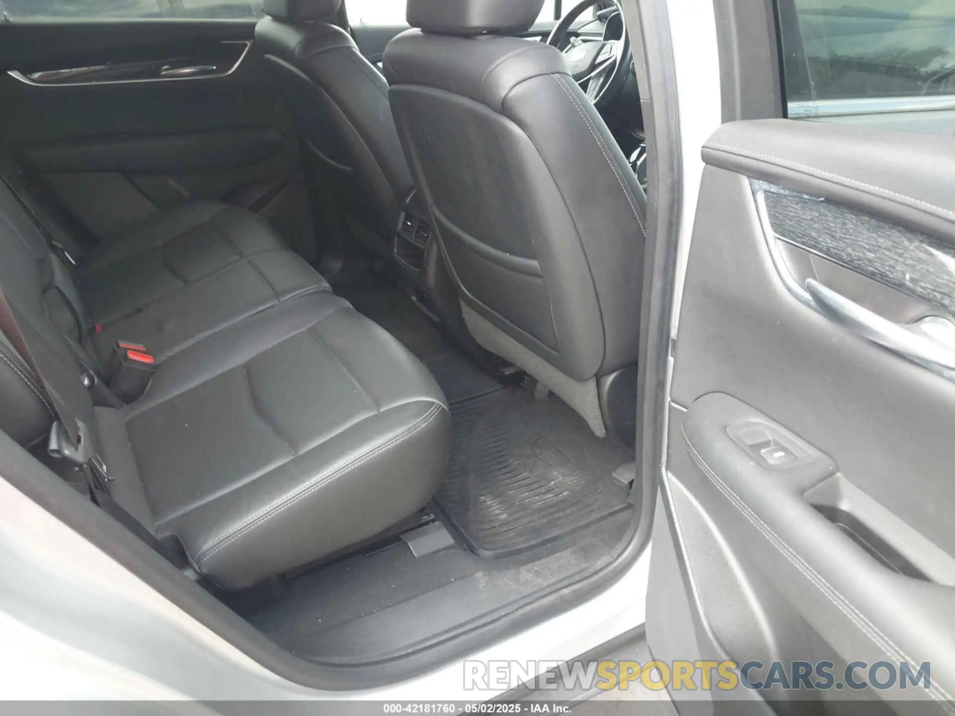 8 fotografías del automóvil dañado 1GYKNCRS0LZ187525 CADILLAC XT5 2020