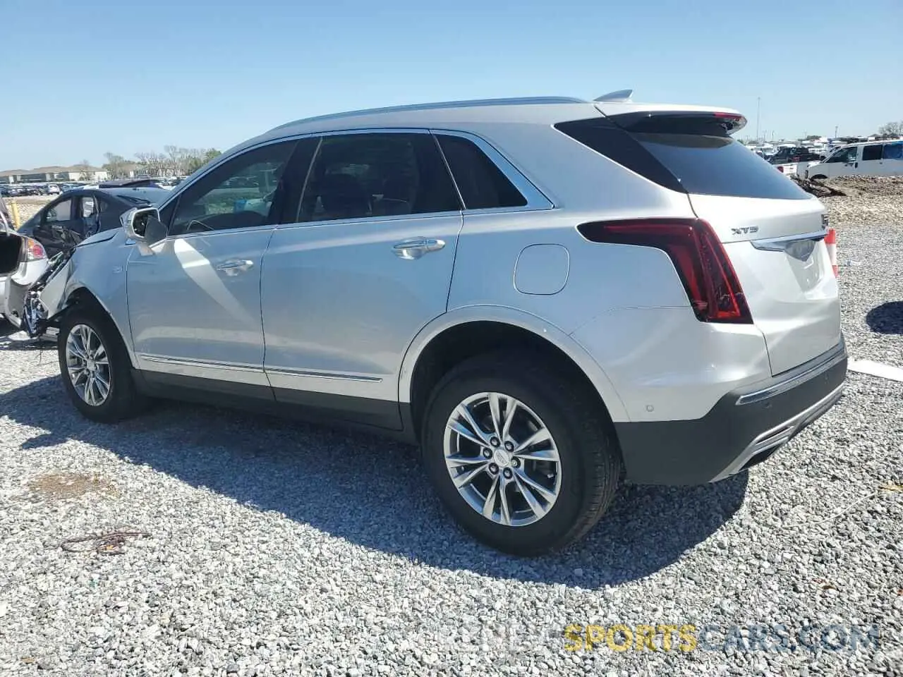 2 fotografías del automóvil dañado 1GYKNCRS0LZ221494 CADILLAC XT5 2020