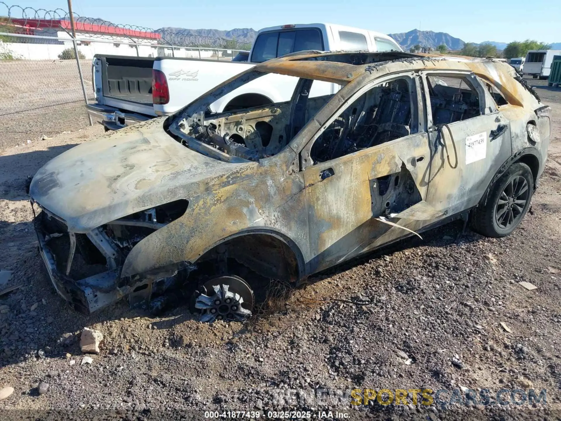 2 fotografías del automóvil dañado 1GYKNCRS5LZ112948 CADILLAC XT5 2020