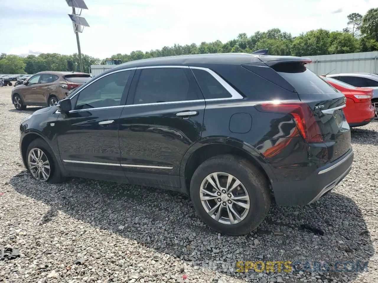 2 fotografías del automóvil dañado 1GYKNCRSXLZ124030 CADILLAC XT5 2020