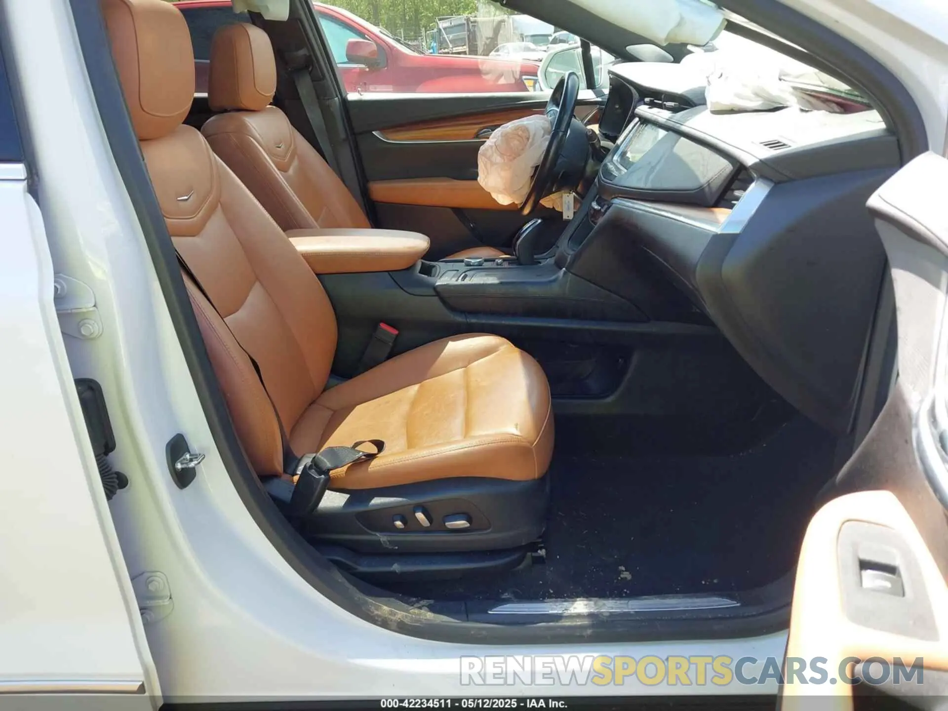5 fotografías del automóvil dañado 1GYKNDRS0LZ212137 CADILLAC XT5 2020