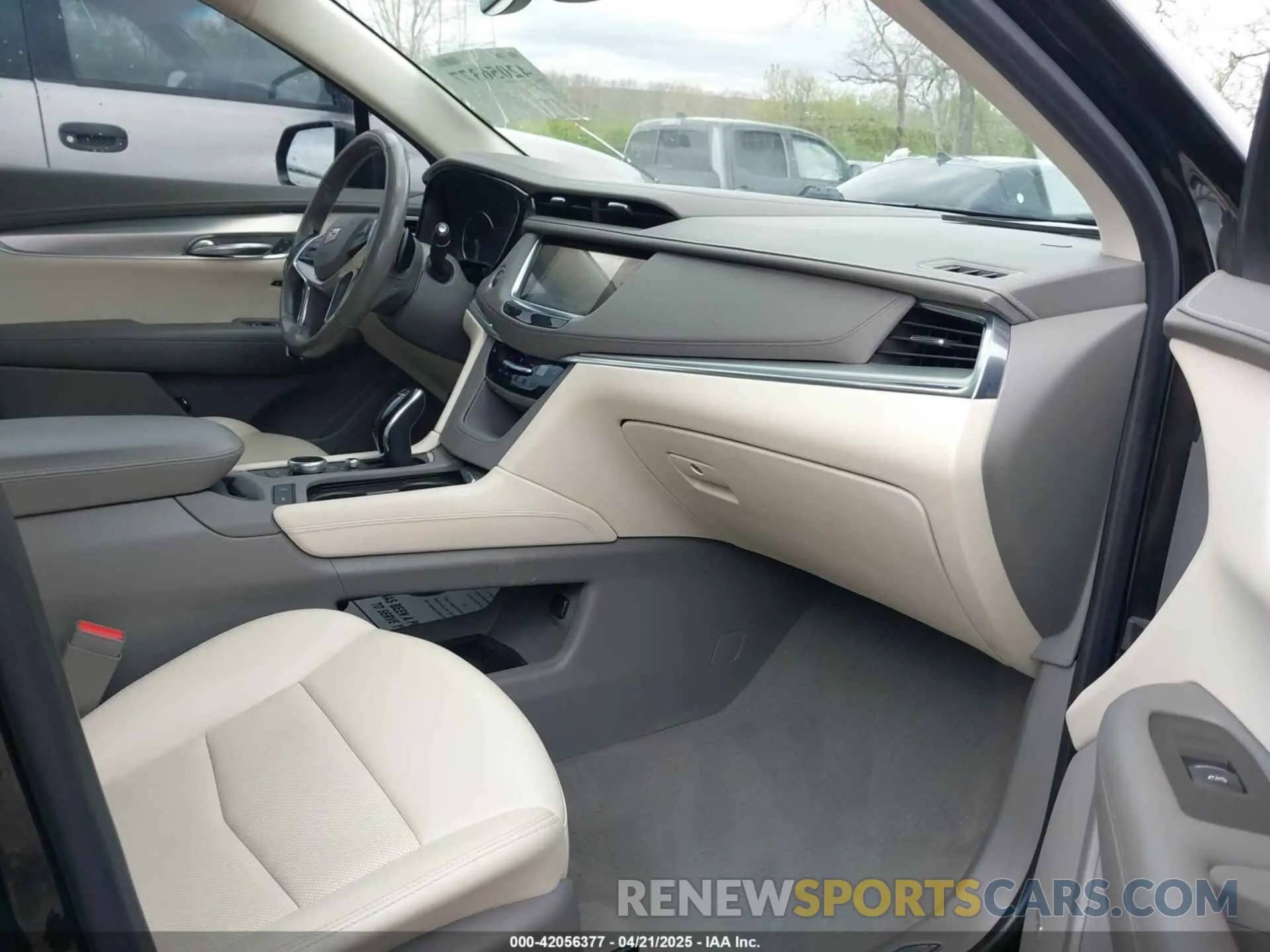 5 fotografías del automóvil dañado 1GYKNDRS6LZ134818 CADILLAC XT5 2020