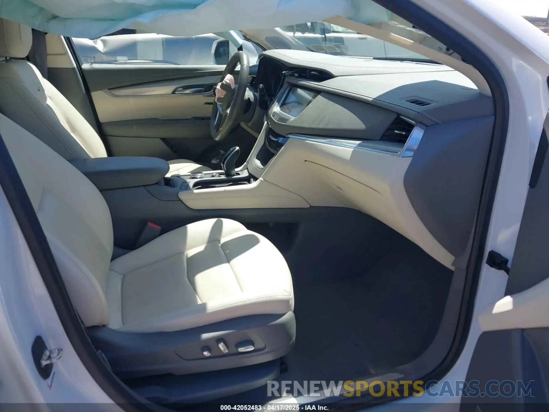 5 fotografías del automóvil dañado 1GYKNDRS8LZ233284 CADILLAC XT5 2020