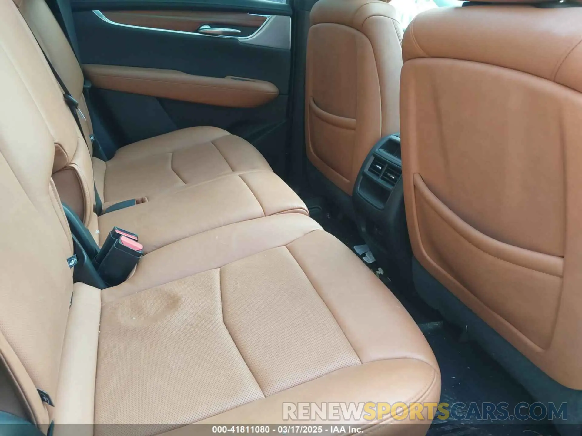 8 fotografías del automóvil dañado 1GYKNDRSXLZ205681 CADILLAC XT5 2020