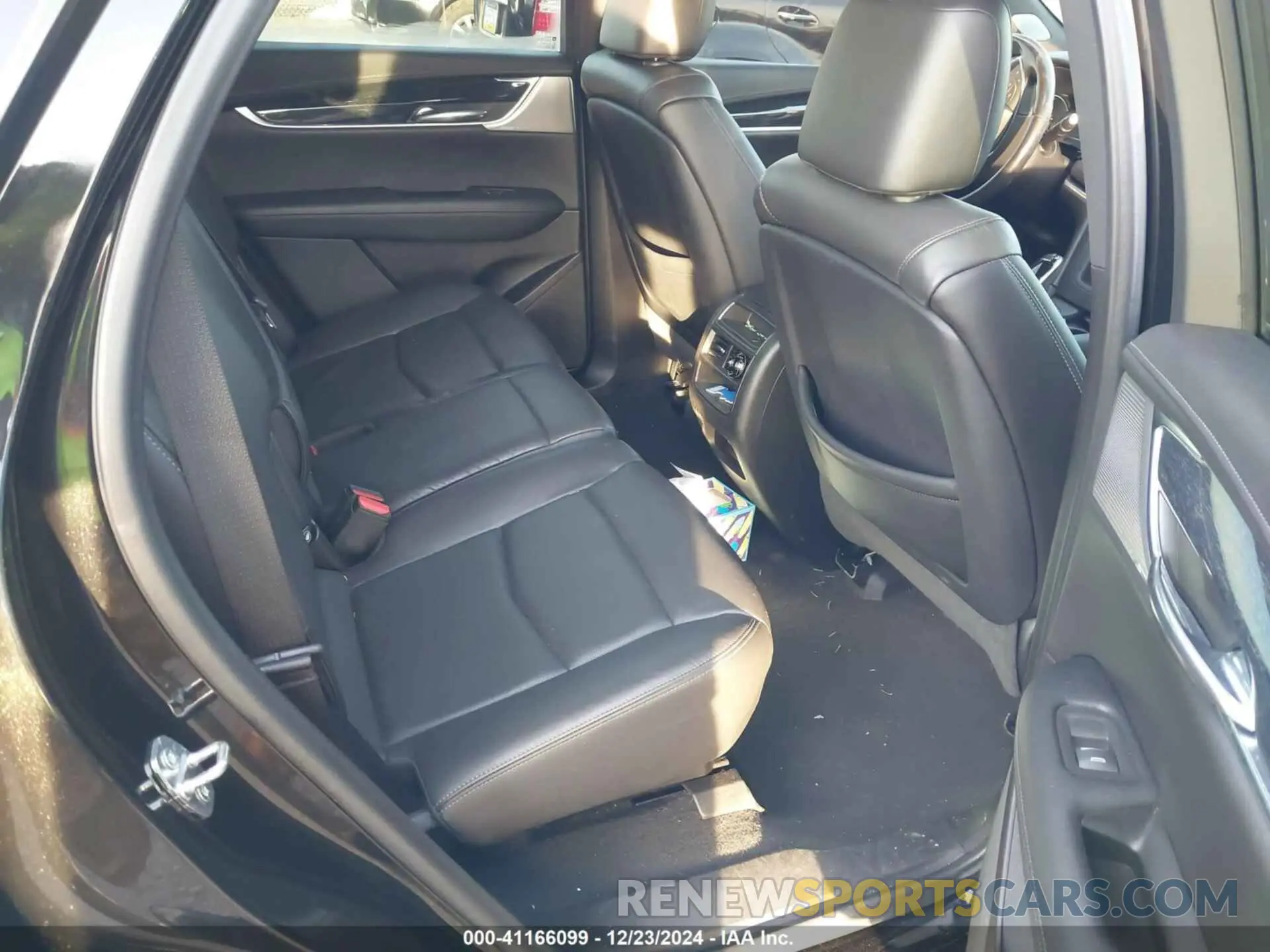 8 fotografías del automóvil dañado 1GYKNDRSXLZ209939 CADILLAC XT5 2020
