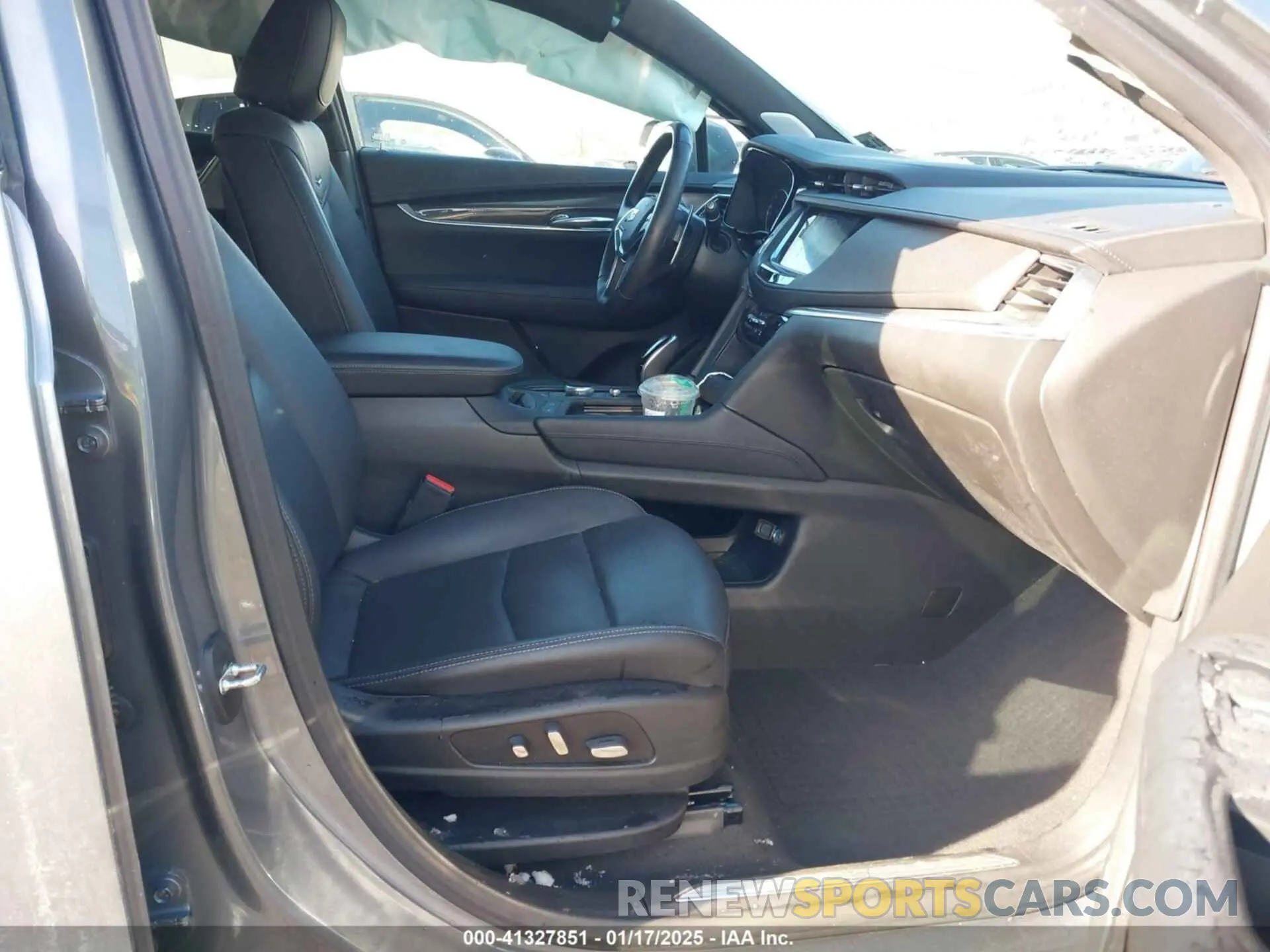 5 fotografías del automóvil dañado 1GYKNGRS3LZ230956 CADILLAC XT5 2020