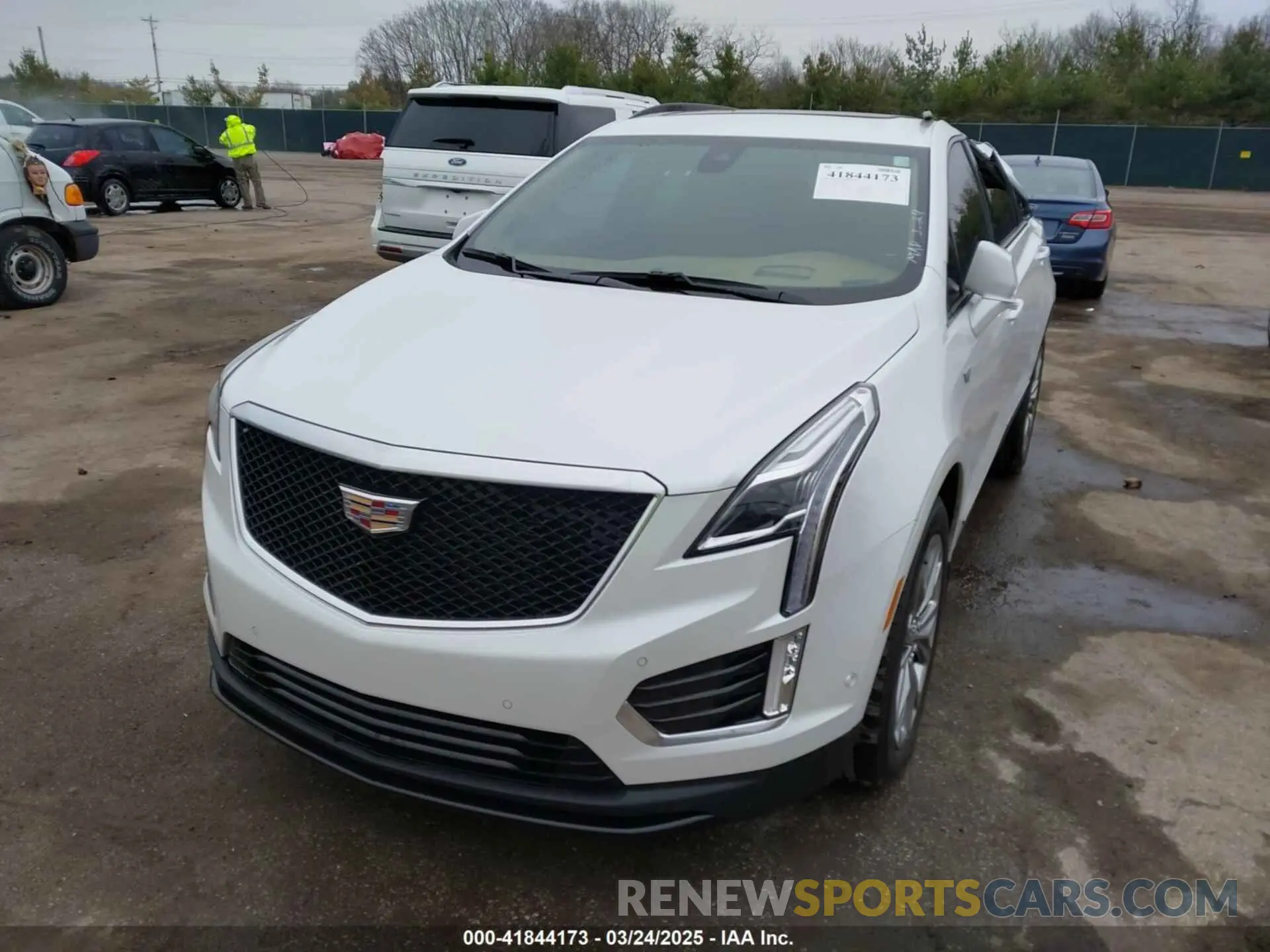 2 fotografías del automóvil dañado 1GYKNHRS5LZ238370 CADILLAC XT5 2020