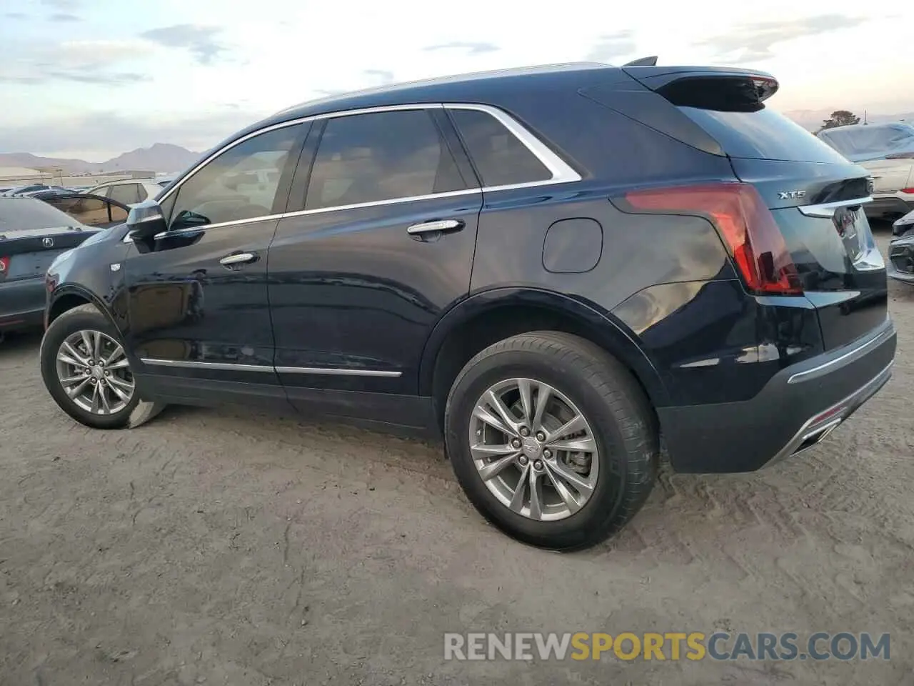 2 fotografías del automóvil dañado 1GYKNCRS4MZ121643 CADILLAC XT5 2021