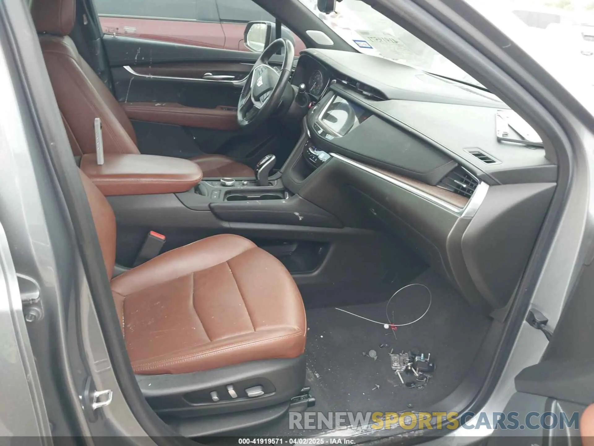 5 fotografías del automóvil dañado 1GYKNCRS5MZ128908 CADILLAC XT5 2021