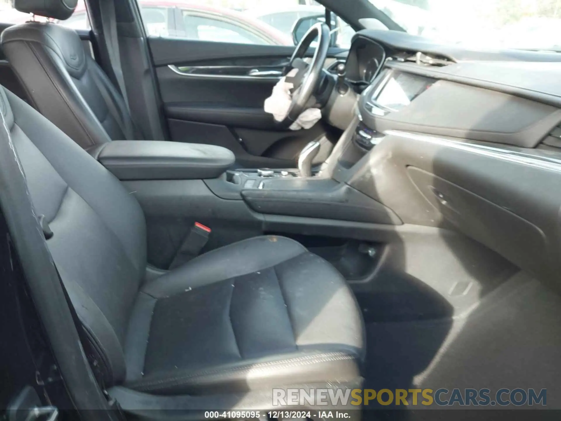 5 fotografías del automóvil dañado 1GYKNDRS5MZ122287 CADILLAC XT5 2021