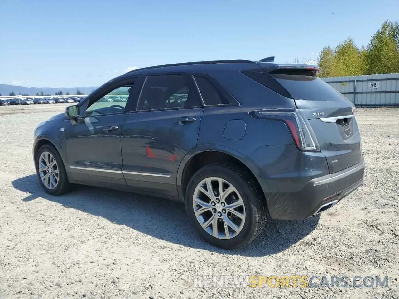 2 fotografías del automóvil dañado 1GYKNGRS3MZ176043 CADILLAC XT5 2021