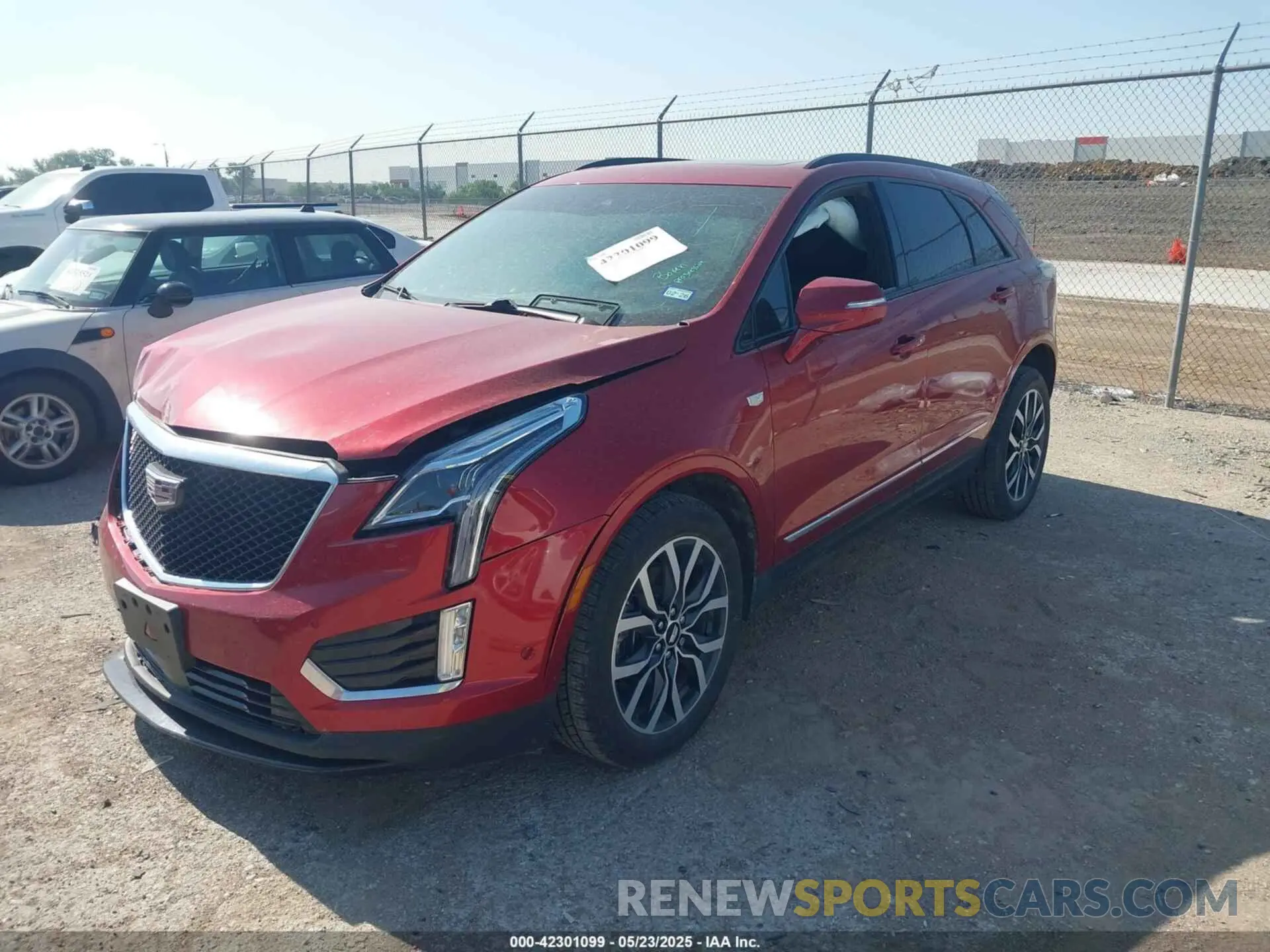 2 fotografías del automóvil dañado 1GYKNHRS2MZ201245 CADILLAC XT5 2021