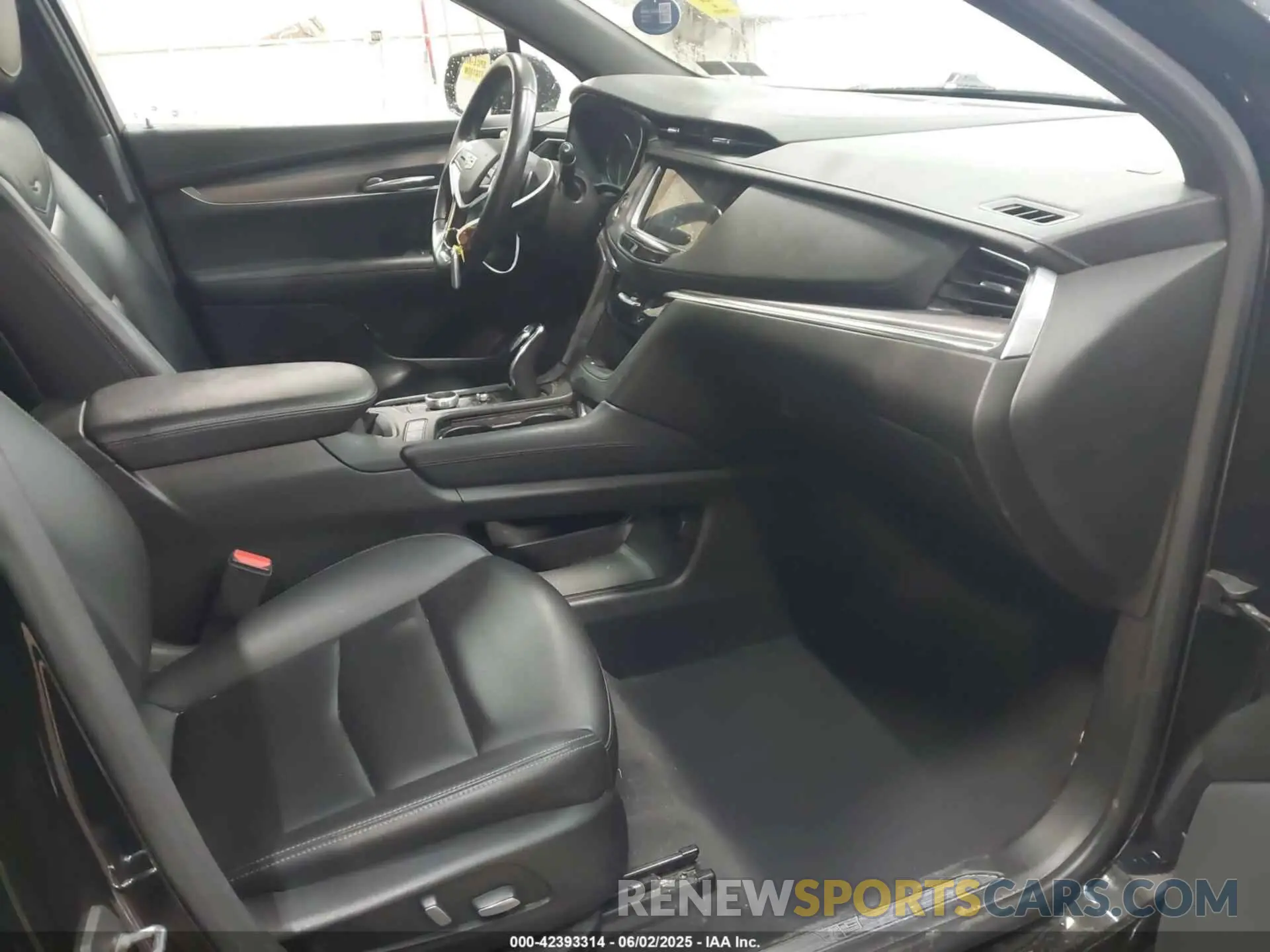 5 fotografías del automóvil dañado 1GYKNAR47NZ100356 CADILLAC XT5 2022