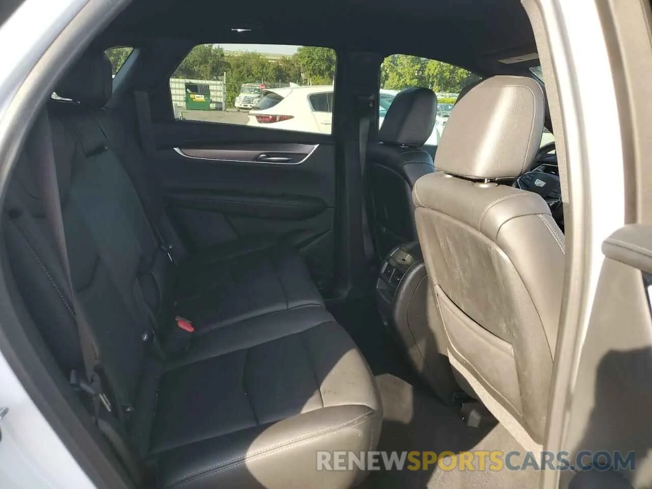 11 fotografías del automóvil dañado 1GYKNAR49NZ118633 CADILLAC XT5 2022