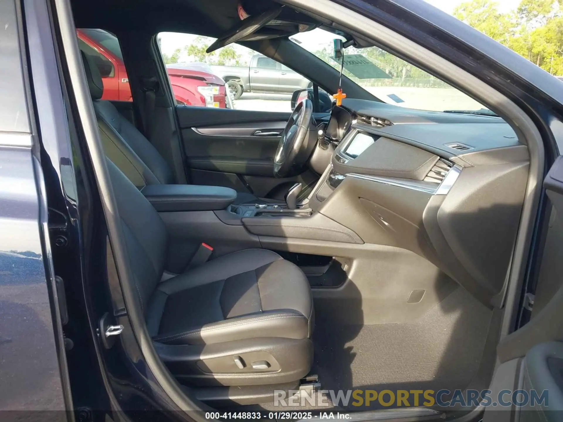 5 fotografías del automóvil dañado 1GYKNAR4XNZ161913 CADILLAC XT5 2022