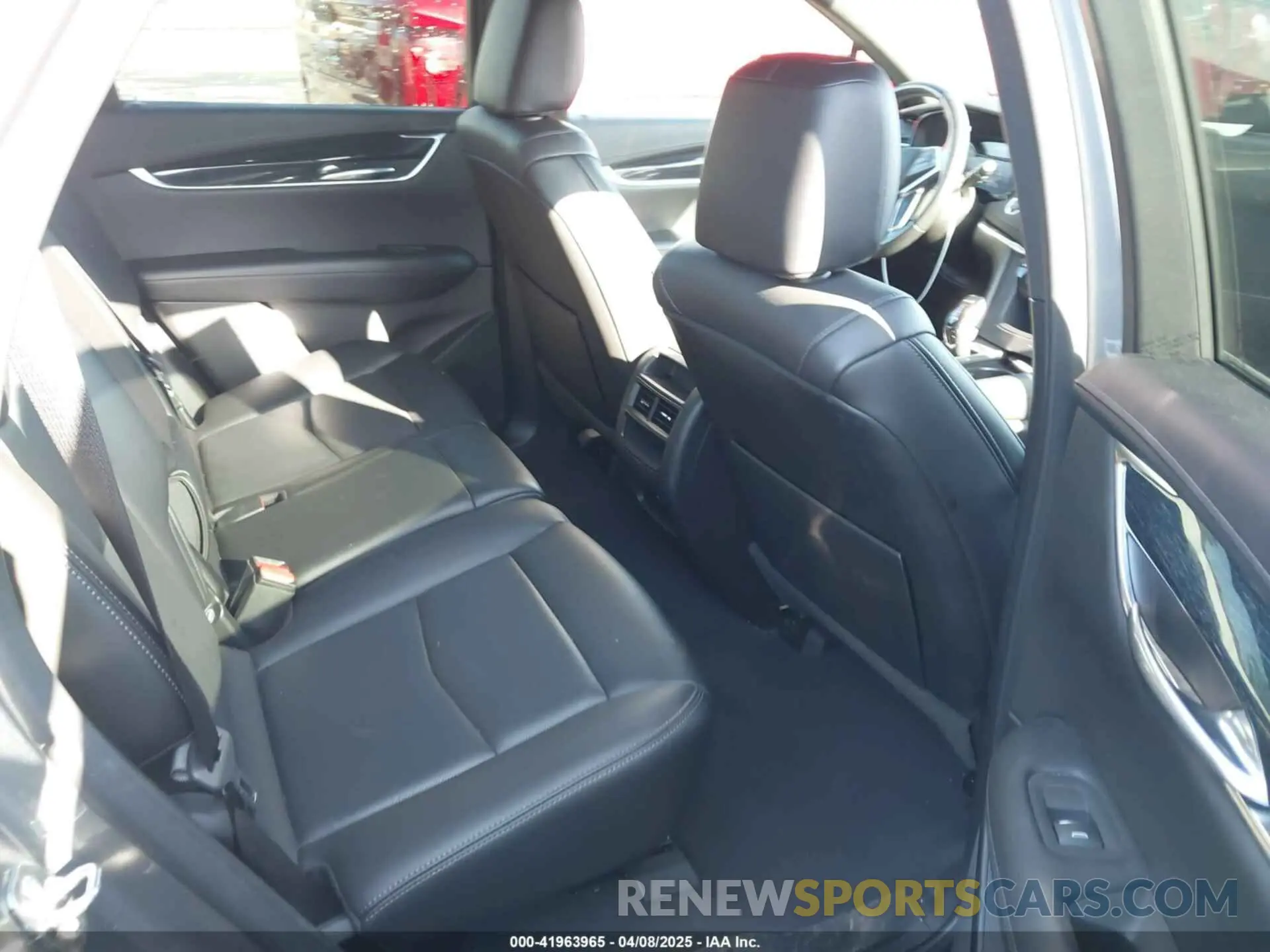 8 fotografías del automóvil dañado 1GYKNDRS3NZ106378 CADILLAC XT5 2022