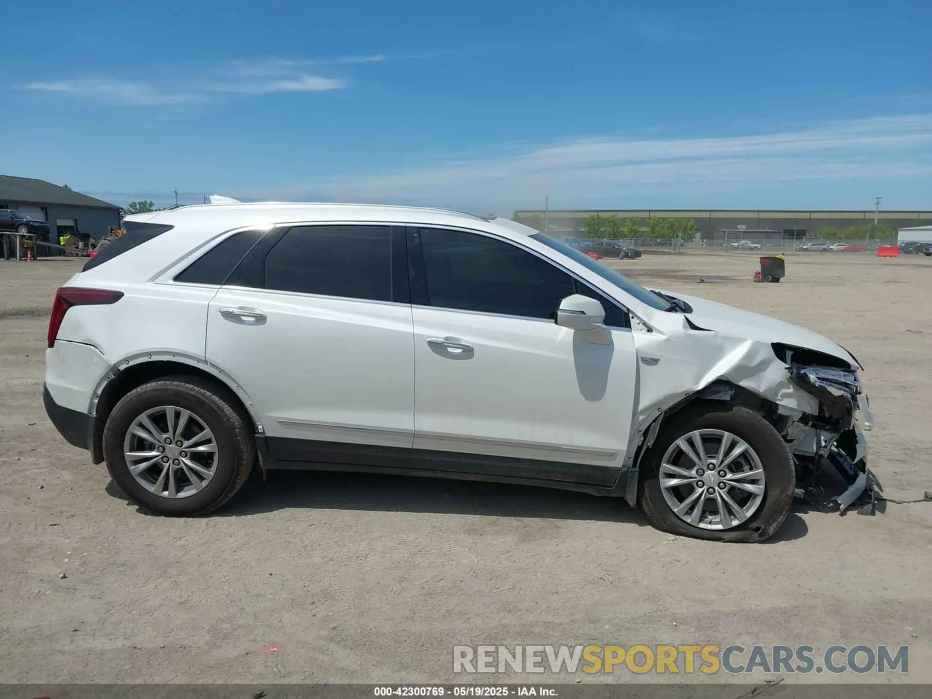 14 fotografías del automóvil dañado 1GYKNDRS7NZ155485 CADILLAC XT5 2022