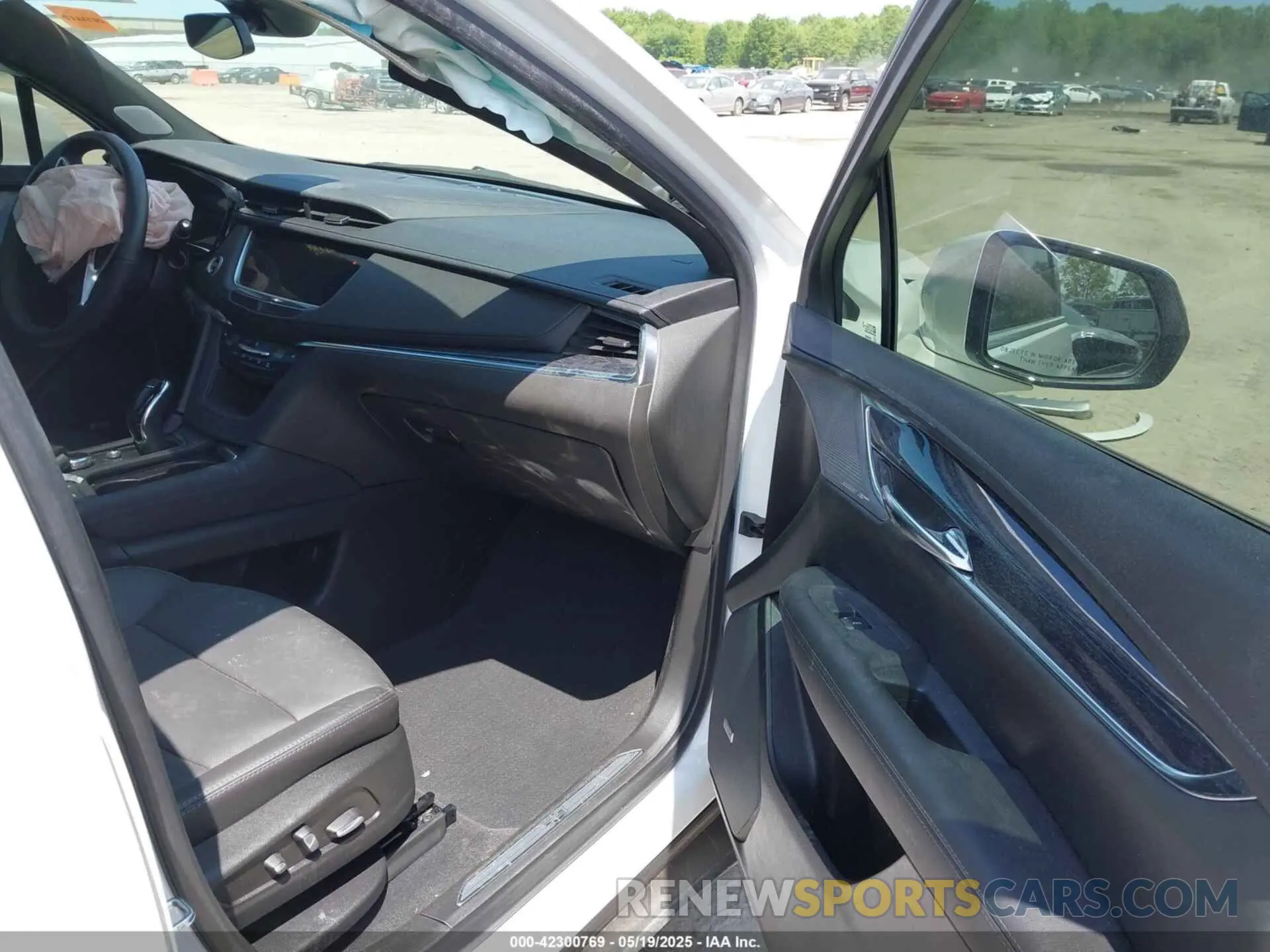 5 fotografías del automóvil dañado 1GYKNDRS7NZ155485 CADILLAC XT5 2022