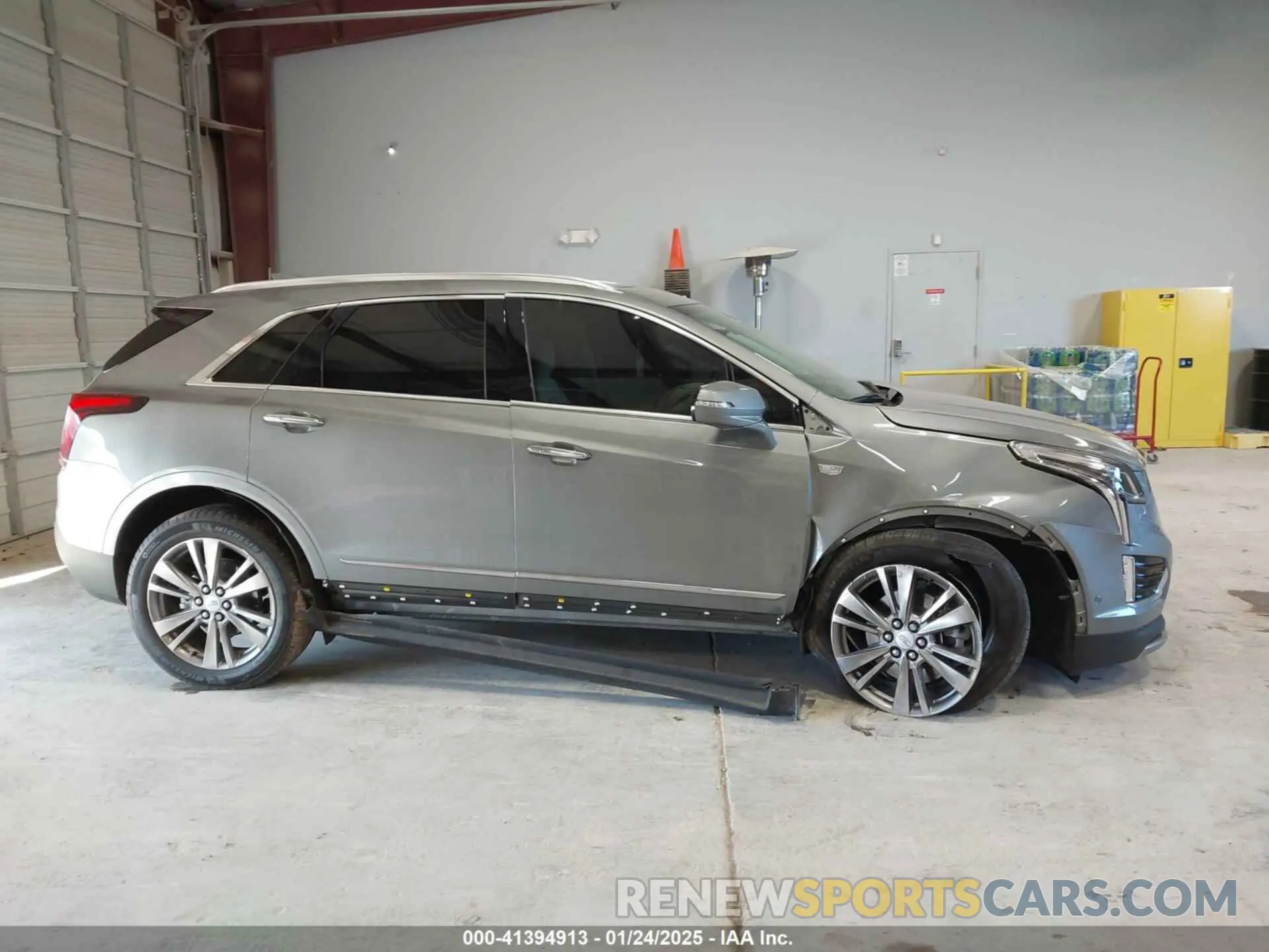 14 fotografías del automóvil dañado 1GYKNCR42PZ178252 CADILLAC XT5 2023