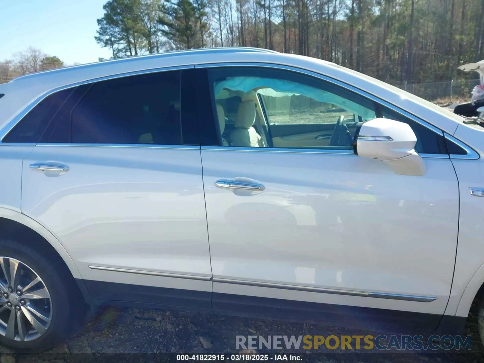 12 fotografías del automóvil dañado 1GYKNCR46PZ110617 CADILLAC XT5 2023