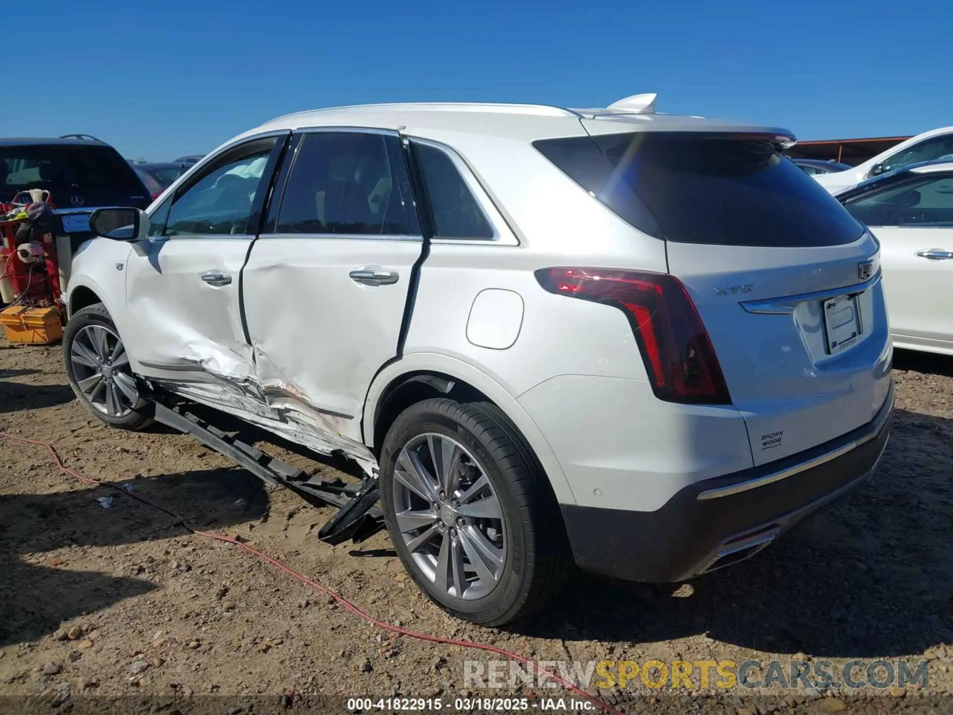 3 fotografías del automóvil dañado 1GYKNCR46PZ110617 CADILLAC XT5 2023