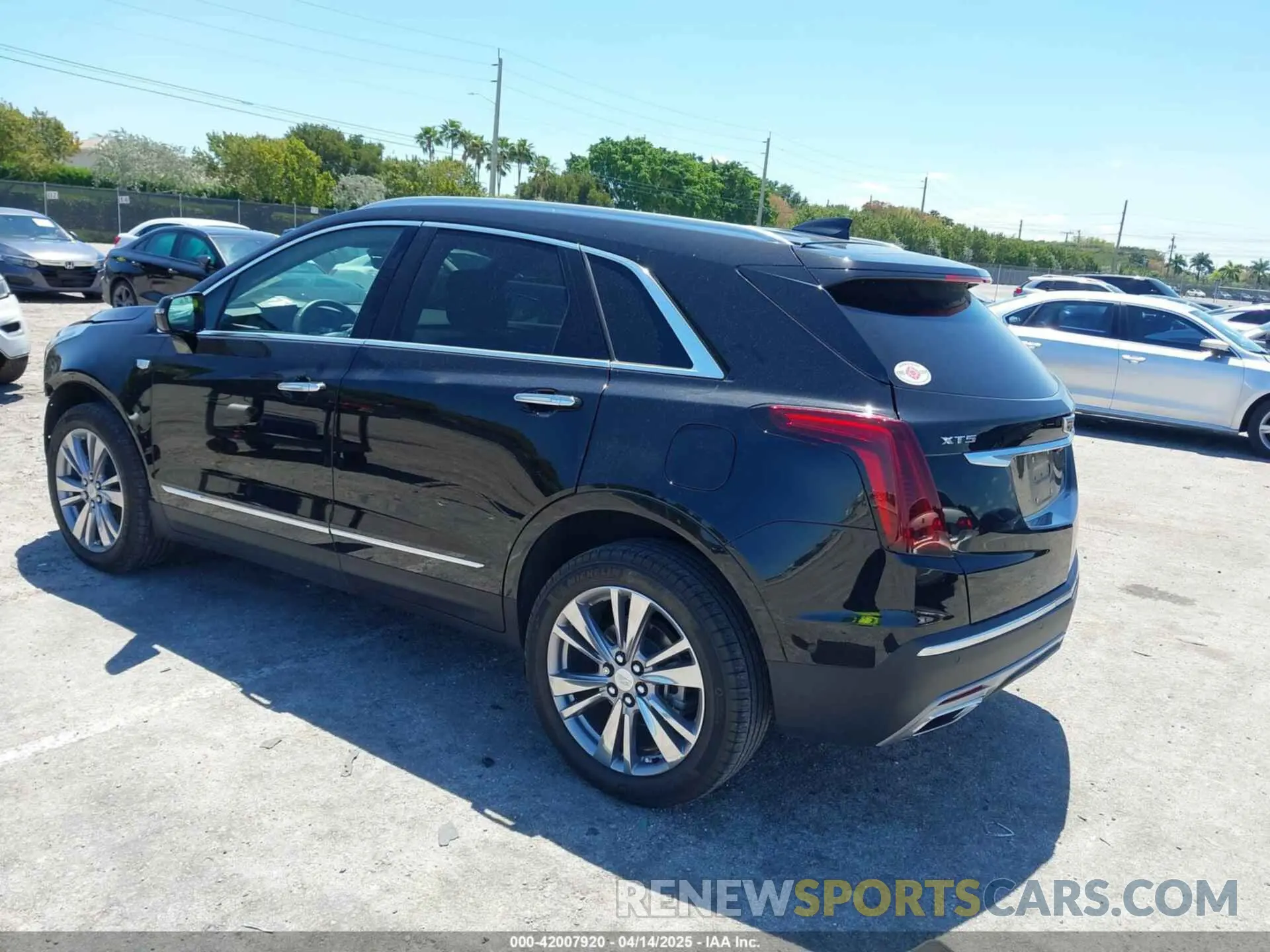 3 fotografías del automóvil dañado 1GYKNCRS1PZ148318 CADILLAC XT5 2023