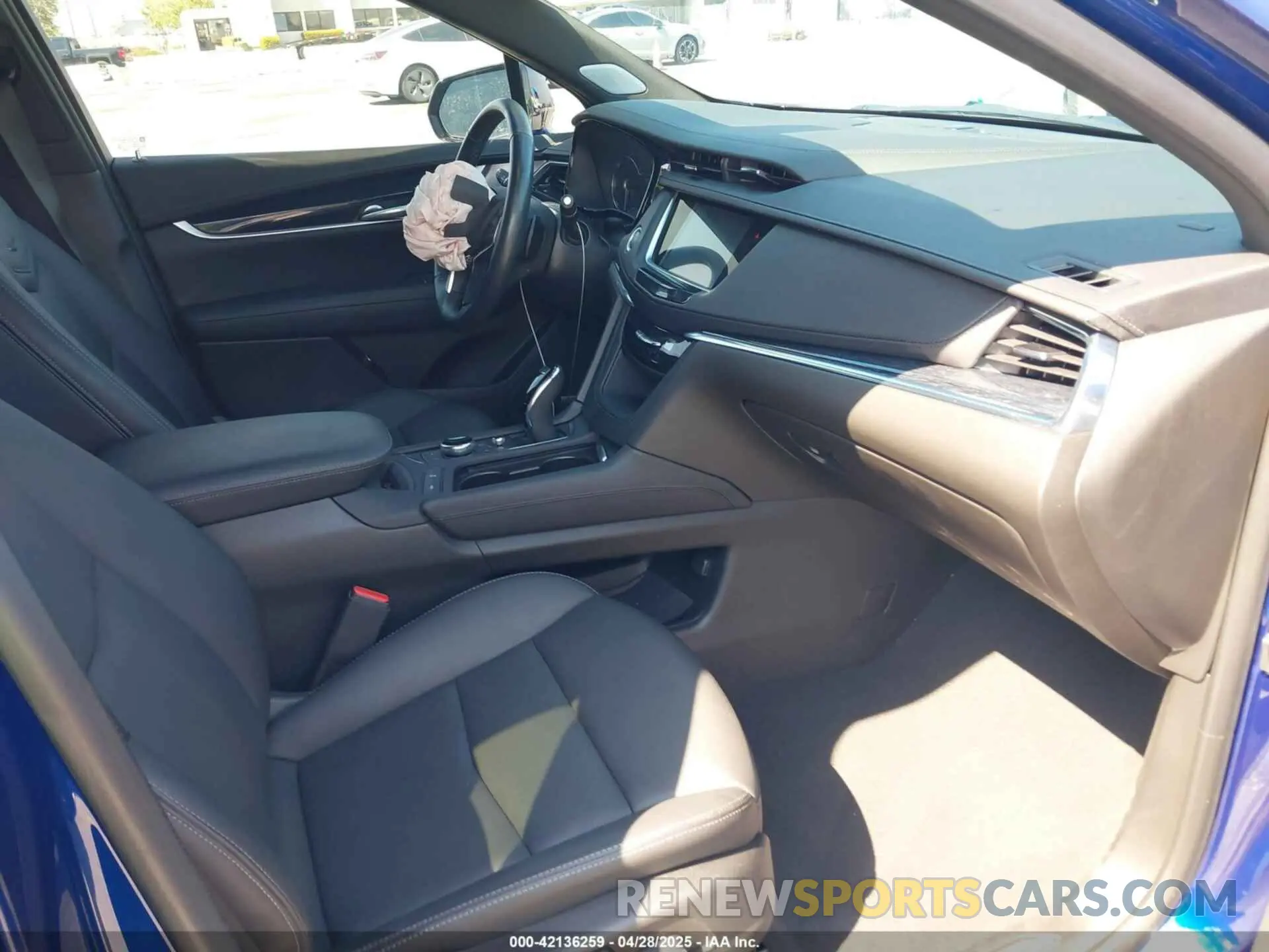5 fotografías del automóvil dañado 1GYKNCRS3PZ176654 CADILLAC XT5 2023