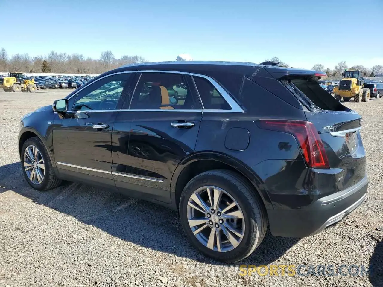 2 fotografías del automóvil dañado 1GYKNDR42PZ192562 CADILLAC XT5 2023