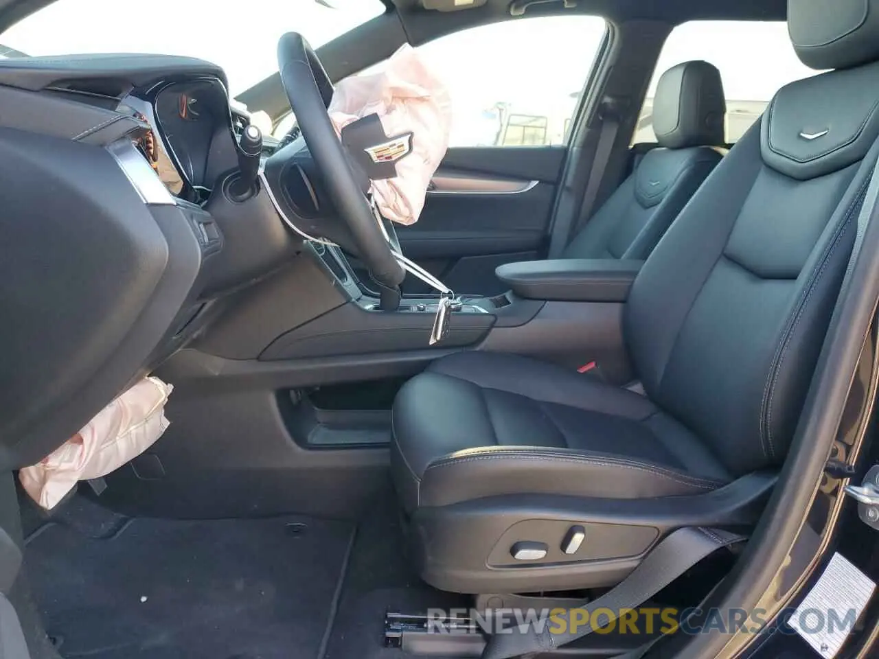 7 fotografías del automóvil dañado 1GEKNAR43RZ751714 CADILLAC XT5 2024