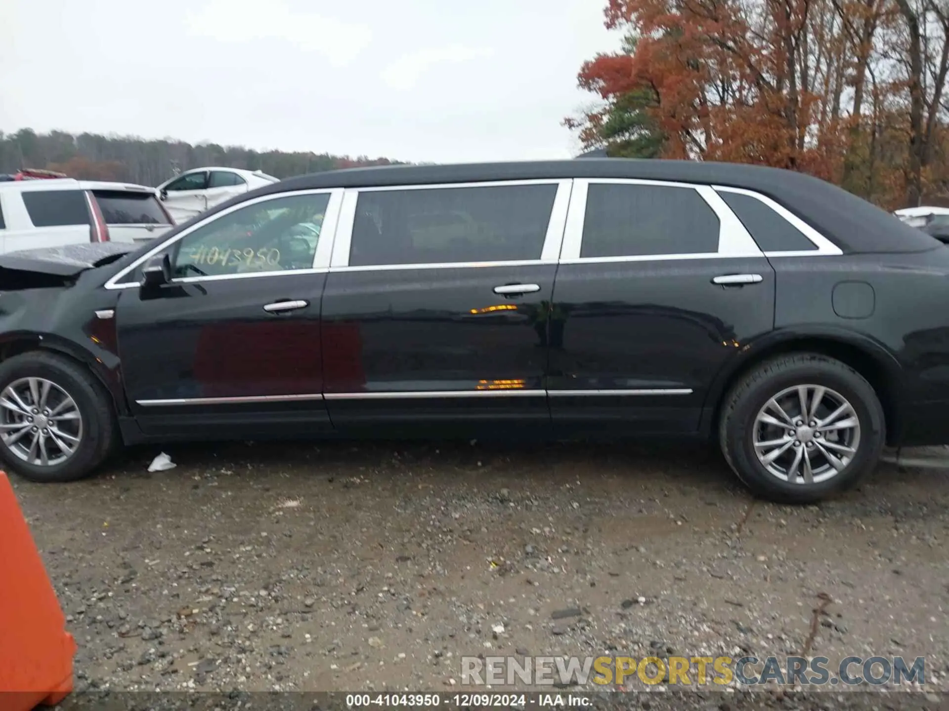 14 fotografías del automóvil dañado 1GEKNAR49RZ704123 CADILLAC XT5 2024