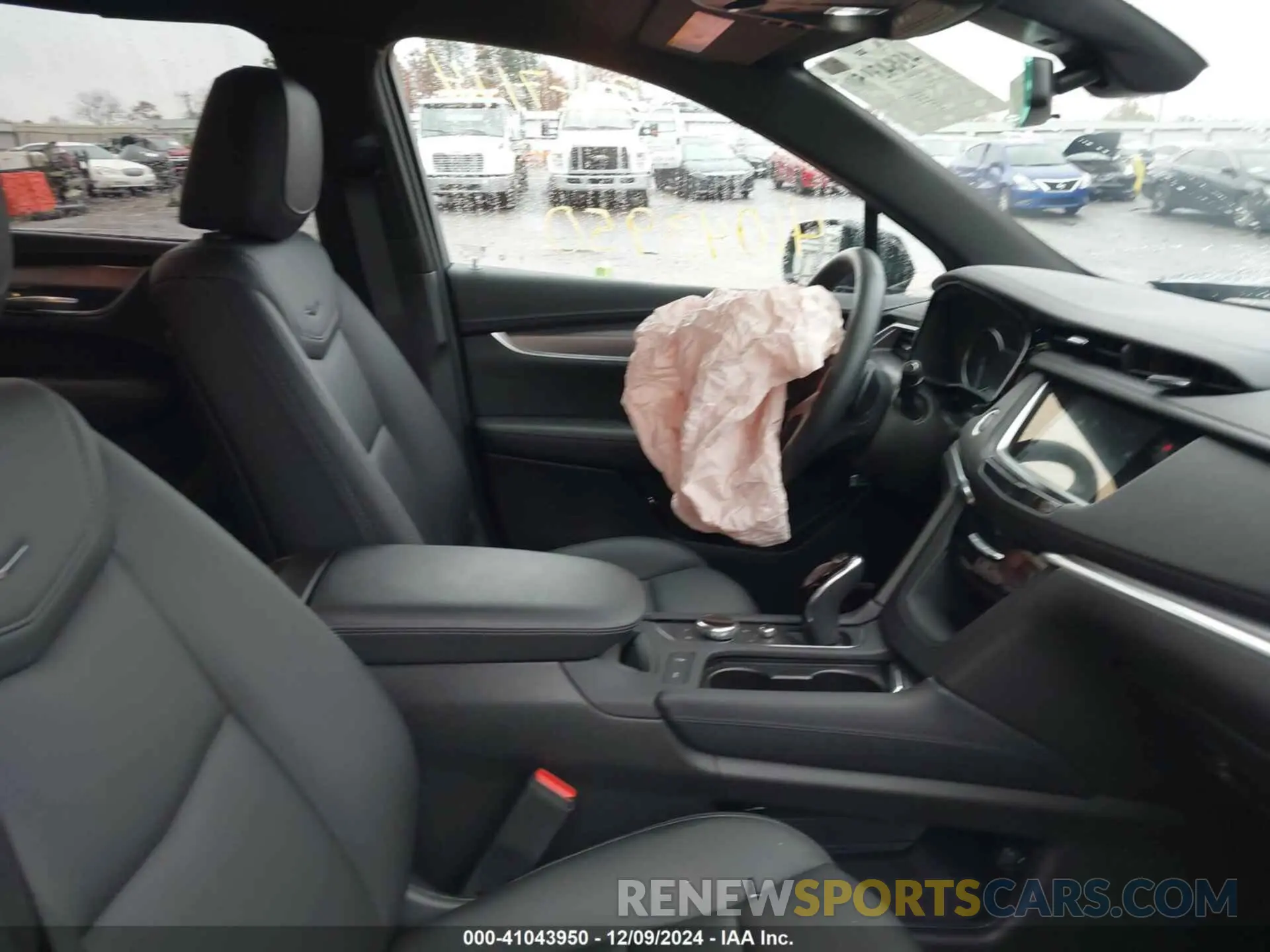 5 fotografías del automóvil dañado 1GEKNAR49RZ704123 CADILLAC XT5 2024