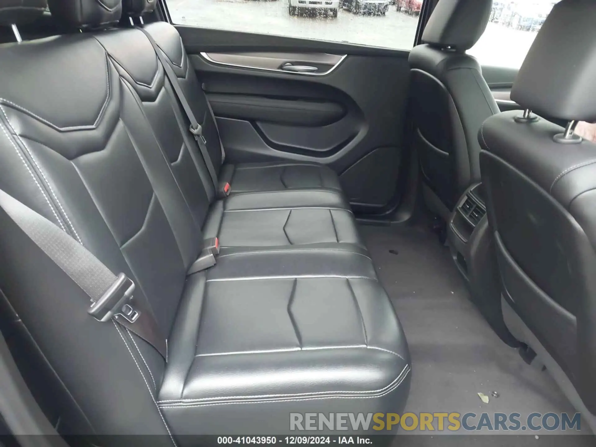 8 fotografías del automóvil dañado 1GEKNAR49RZ704123 CADILLAC XT5 2024