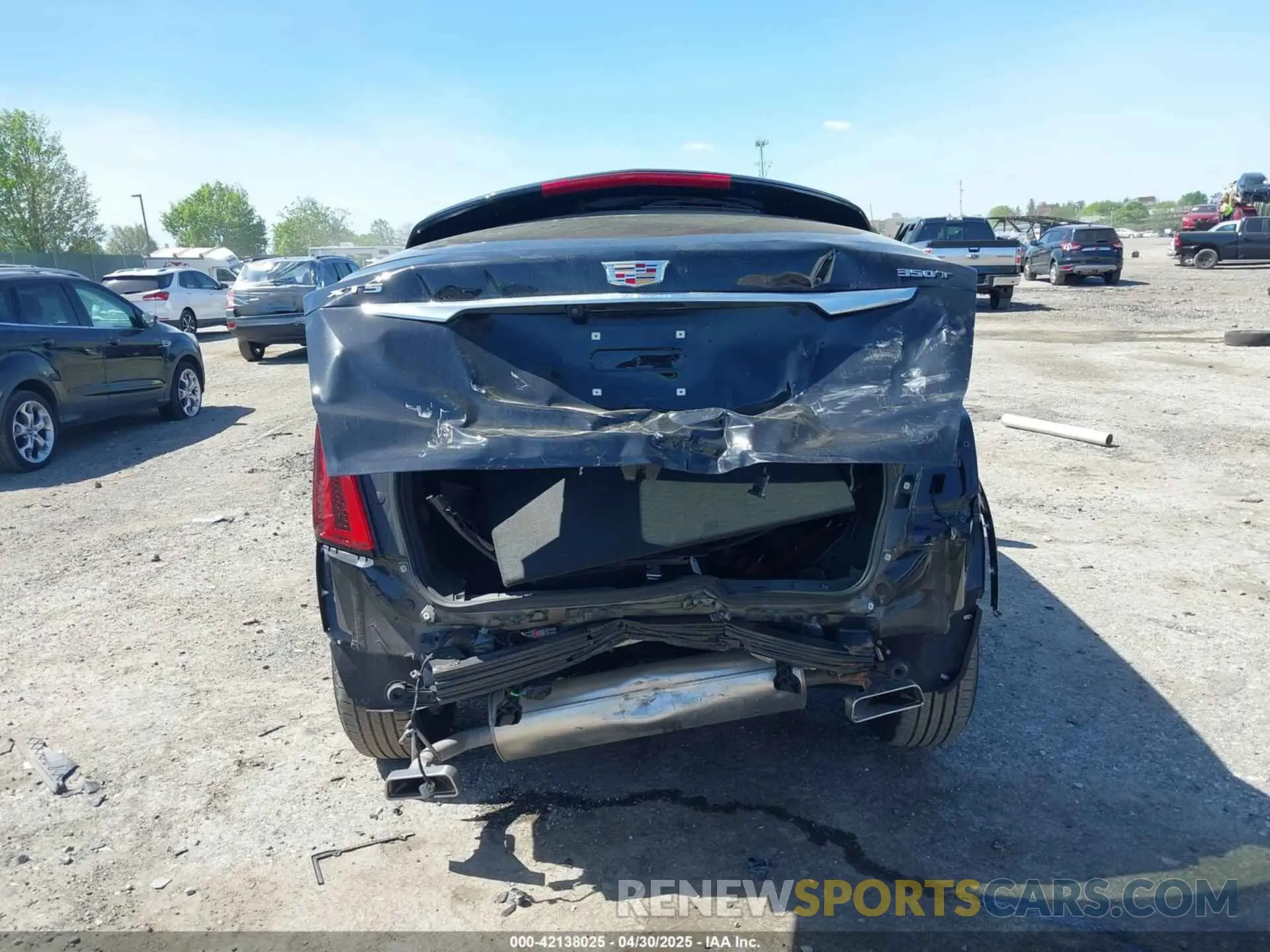 17 fotografías del automóvil dañado 1GYKNAR43RZ725293 CADILLAC XT5 2024