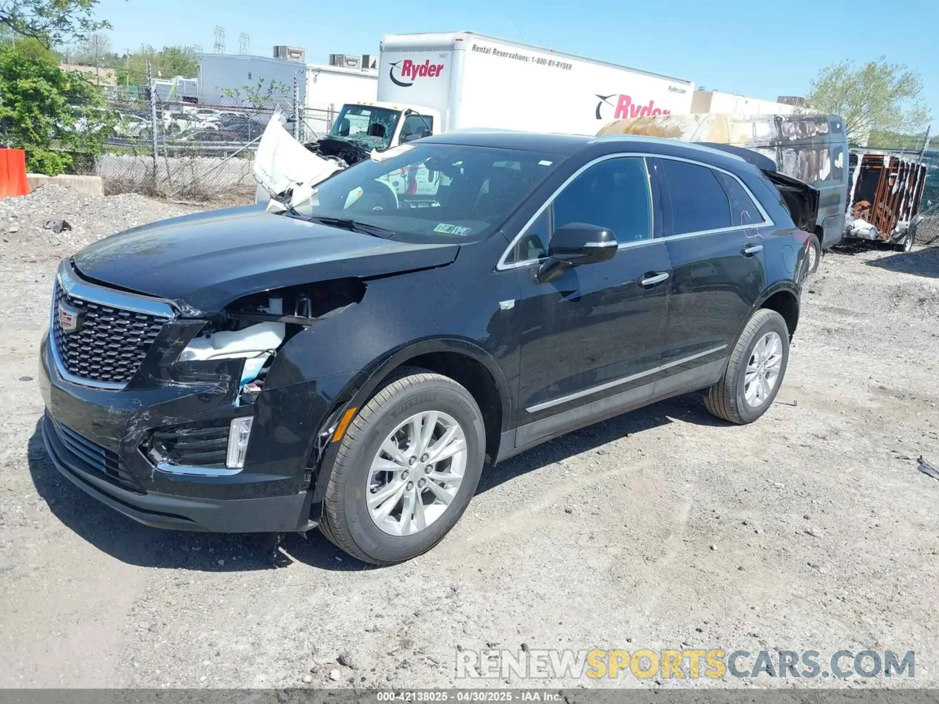 2 fotografías del automóvil dañado 1GYKNAR43RZ725293 CADILLAC XT5 2024