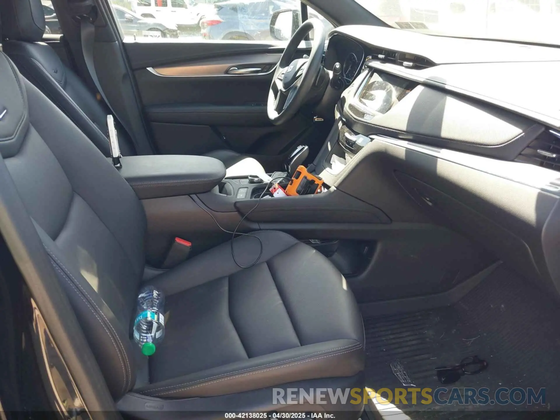 5 fotografías del automóvil dañado 1GYKNAR43RZ725293 CADILLAC XT5 2024