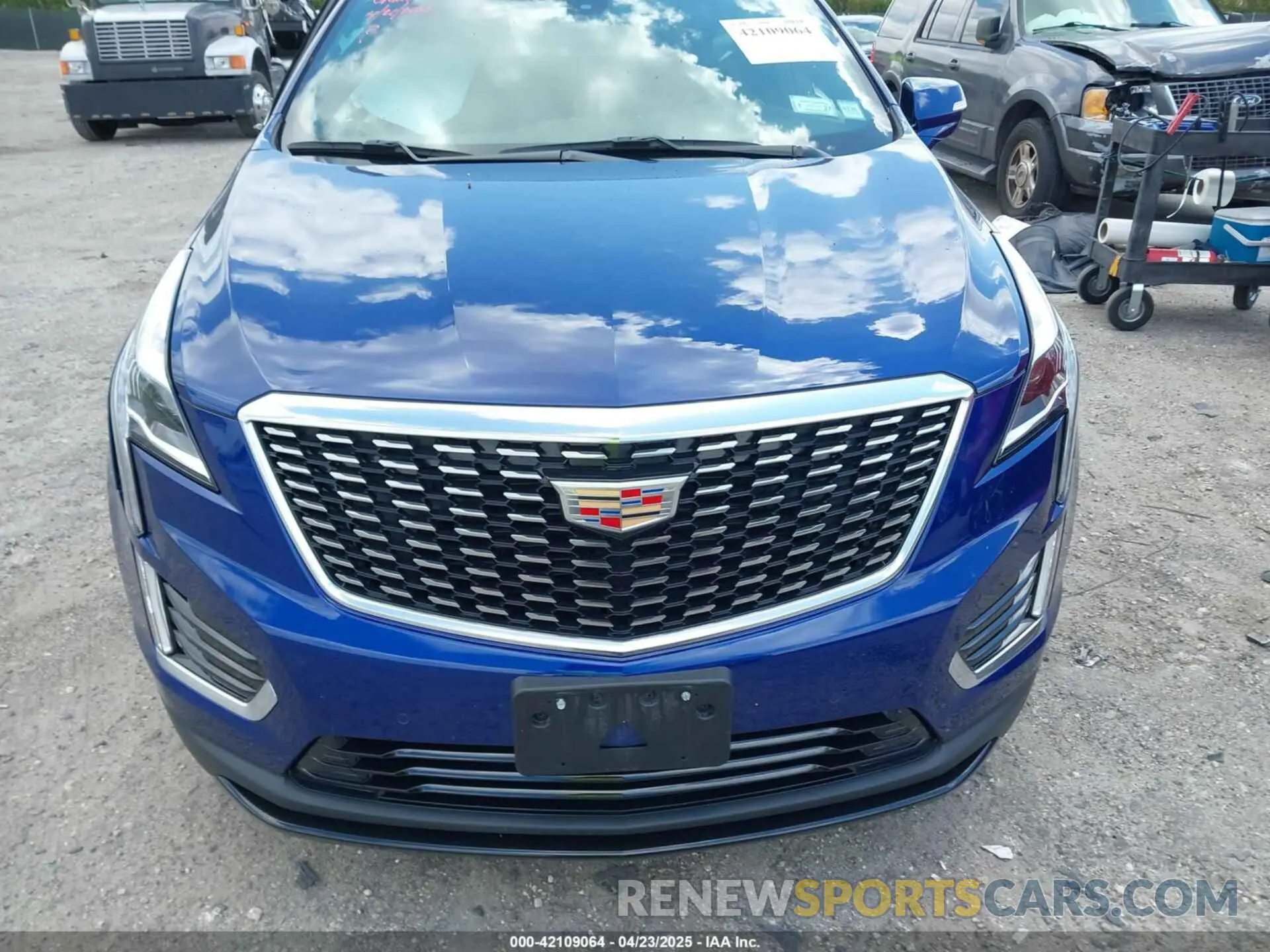 12 fotografías del automóvil dañado 1GYKNBR41RZ755169 CADILLAC XT5 2024