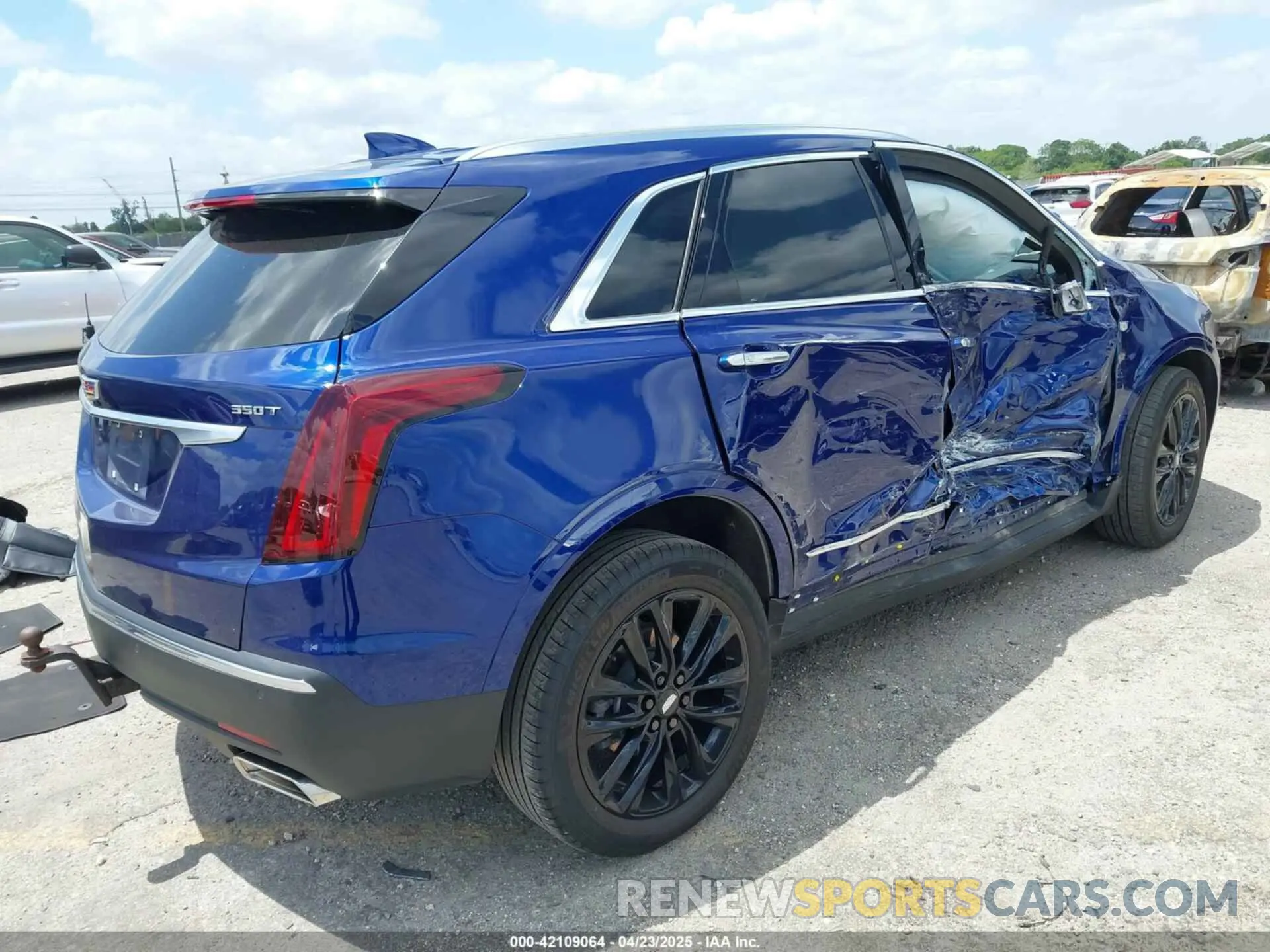 4 fotografías del automóvil dañado 1GYKNBR41RZ755169 CADILLAC XT5 2024
