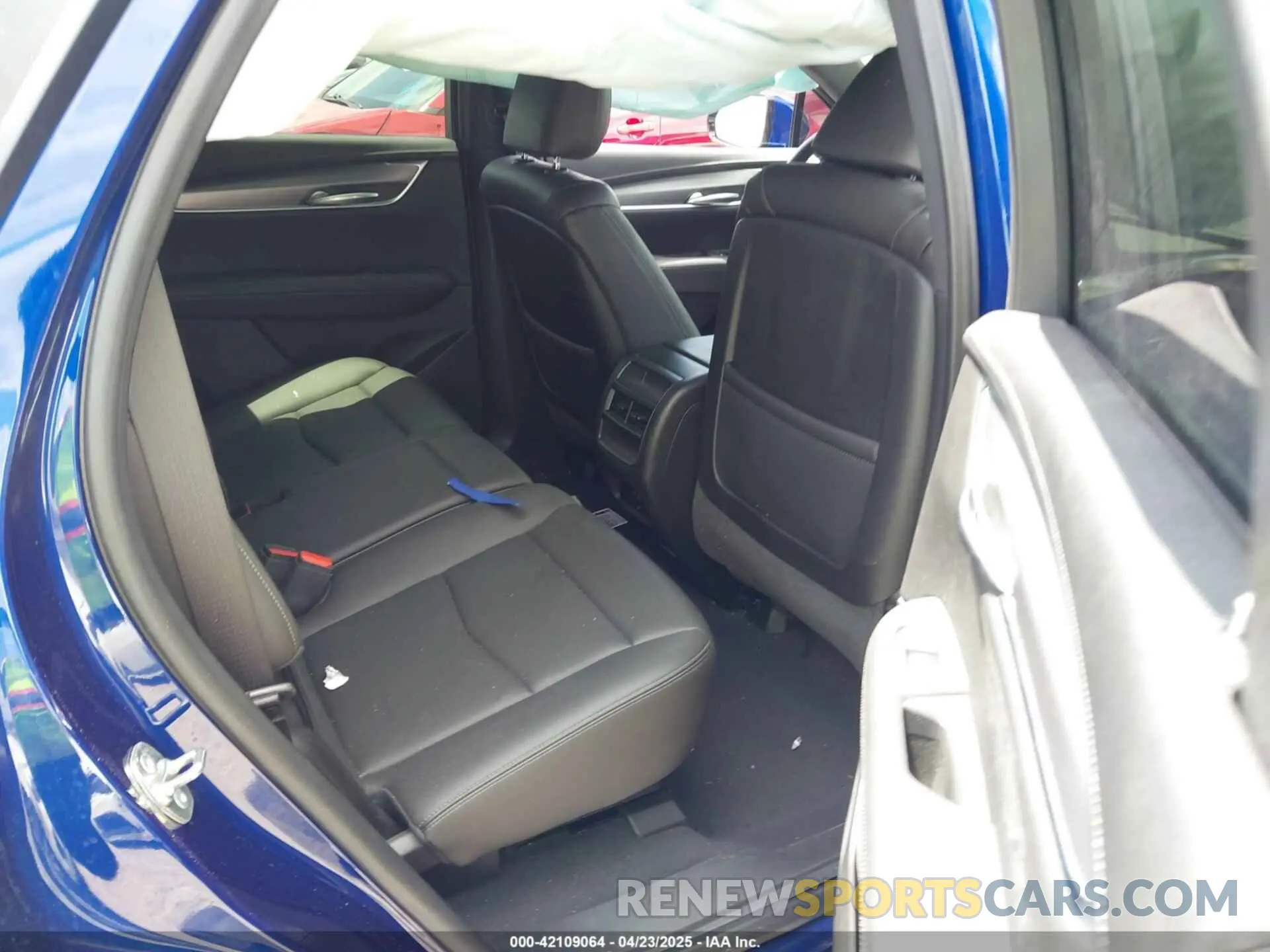 8 fotografías del automóvil dañado 1GYKNBR41RZ755169 CADILLAC XT5 2024